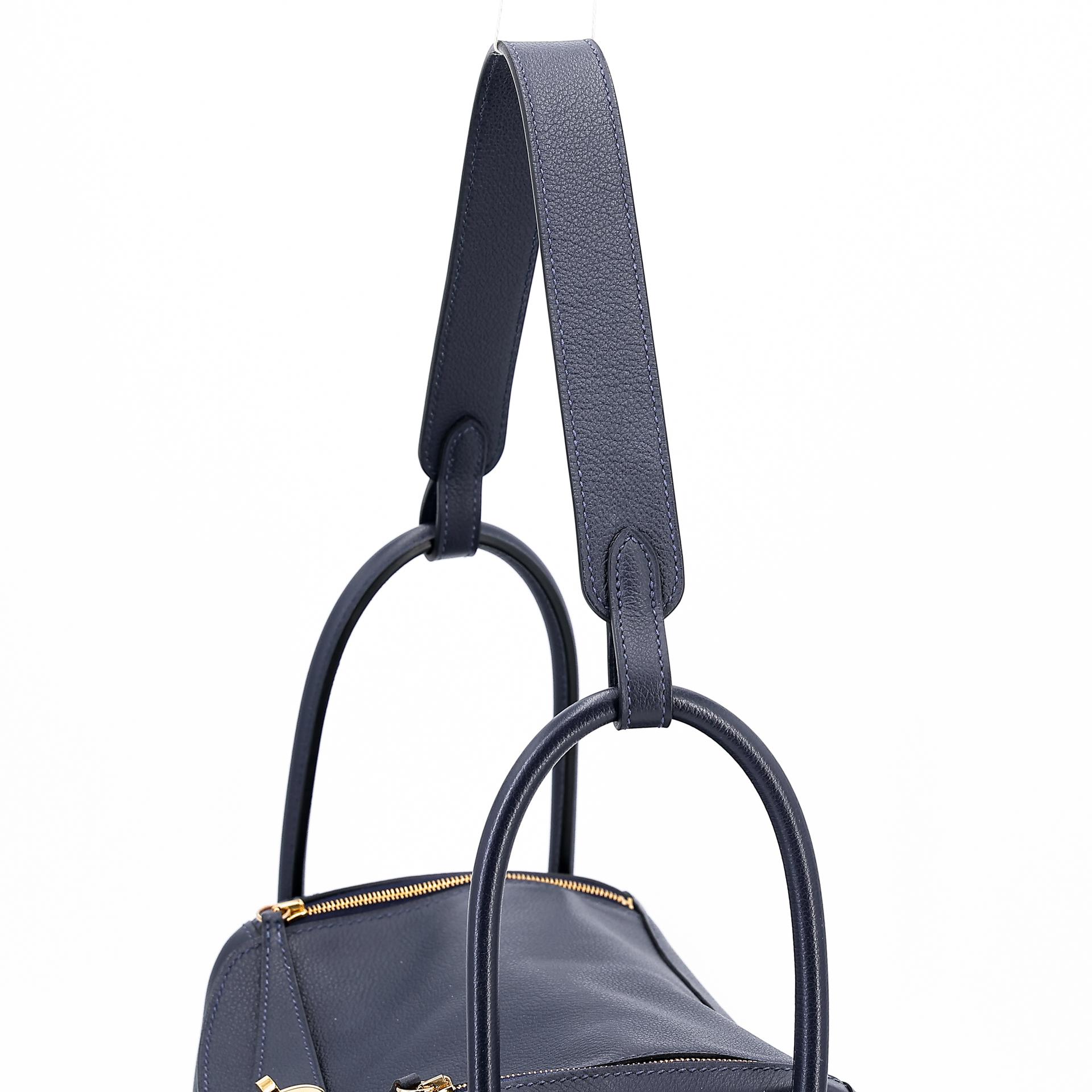 Very Good ( Rank A) HERMÈS Lindy 26 Bleu Nuit (2Z) Evercolor Gold hardware U (2022) - 3