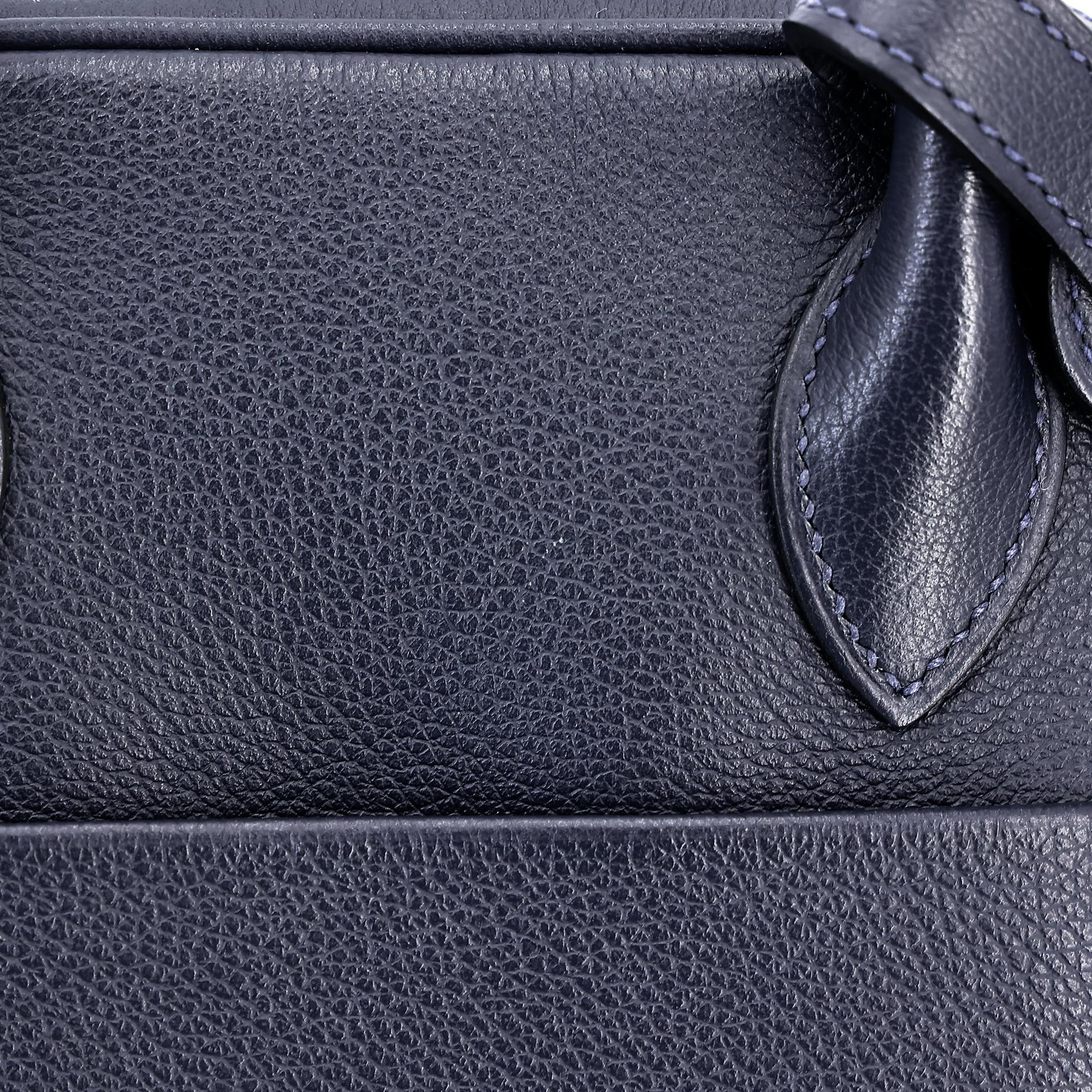Very Good ( Rank A) HERMÈS Lindy 26 Bleu Nuit (2Z) Evercolor Gold hardware U (2022) - 6