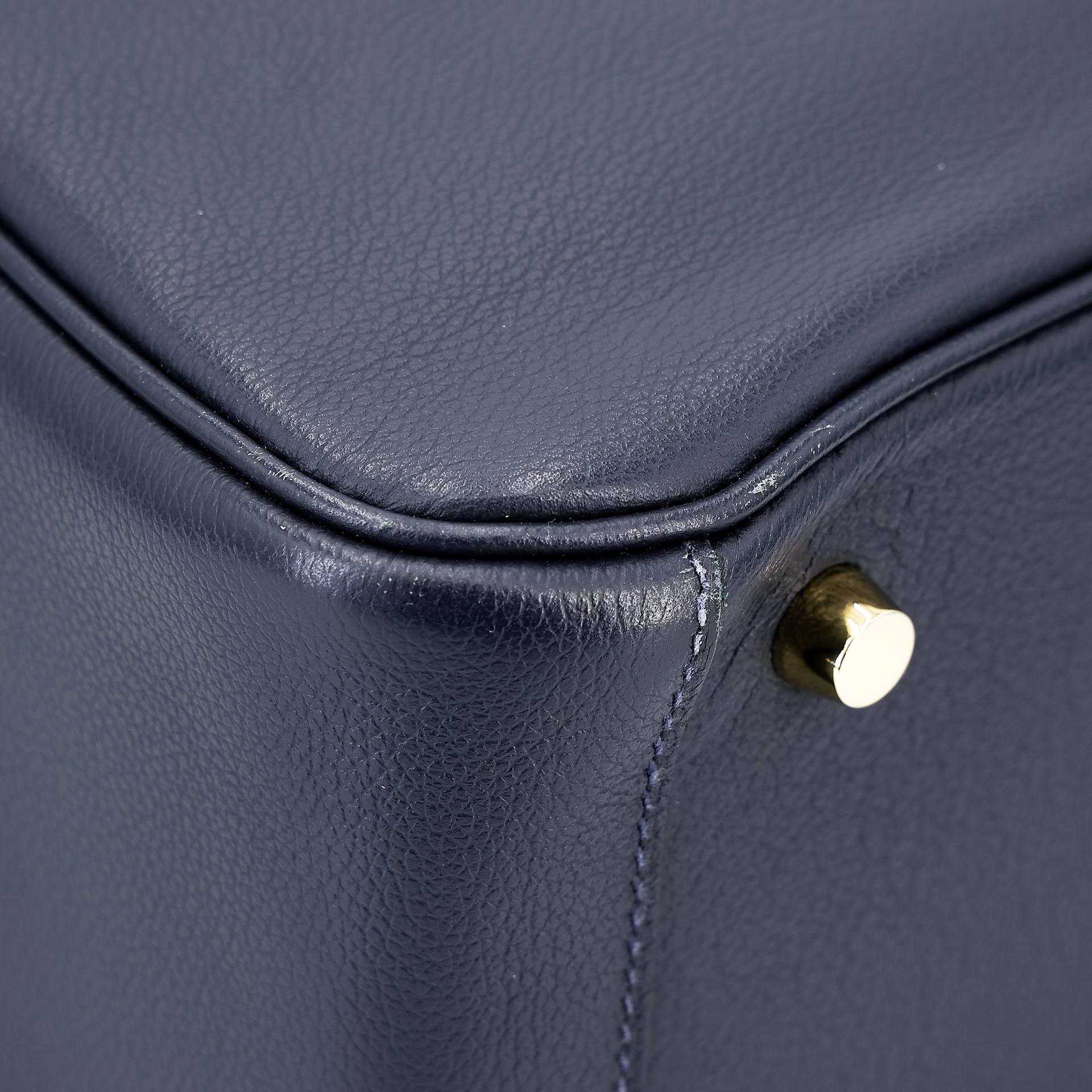 Very Good ( Rank A) HERMÈS Lindy 26 Bleu Nuit (2Z) Evercolor Gold hardware U (2022) - 14