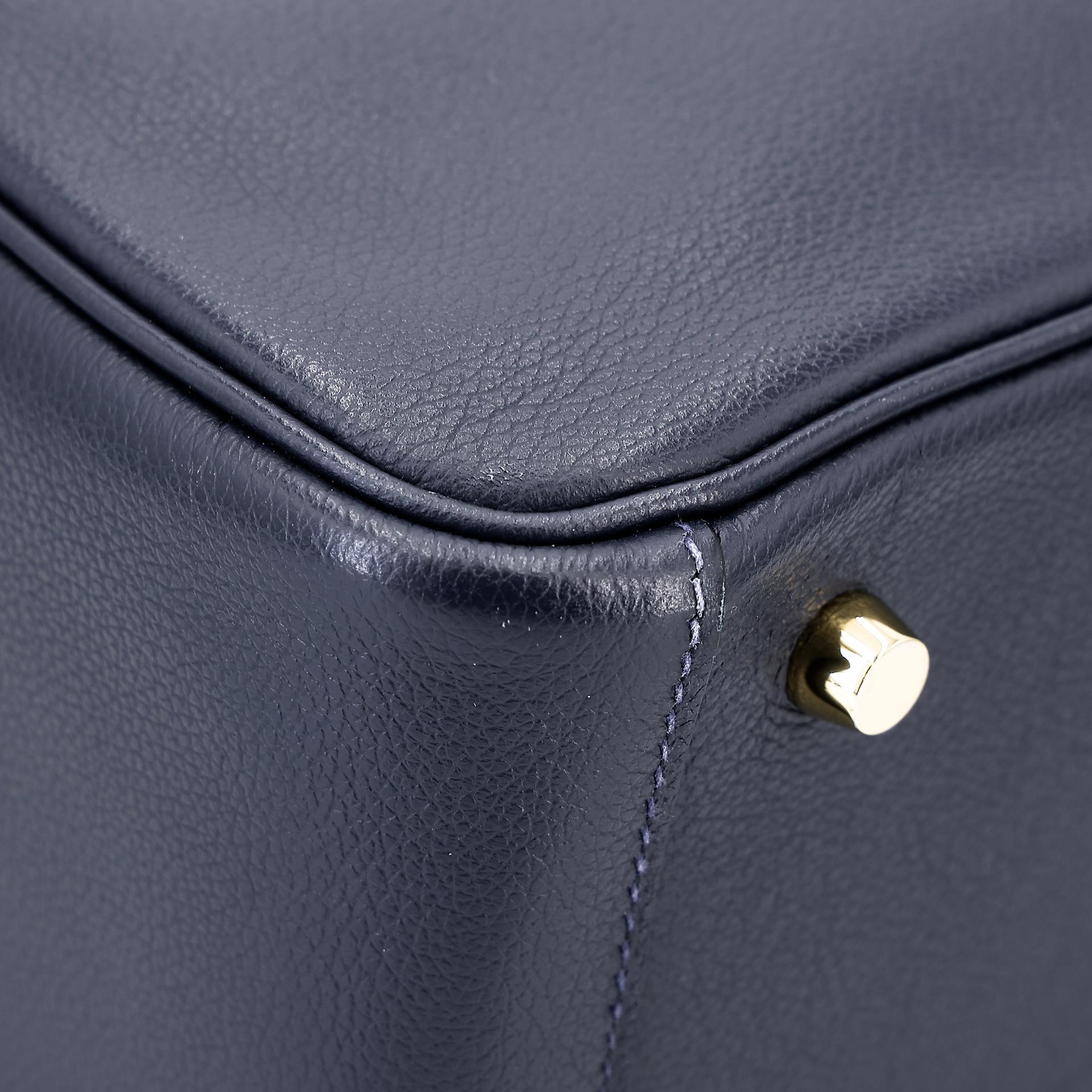 Very Good ( Rank A) HERMÈS Lindy 26 Bleu Nuit (2Z) Evercolor Gold hardware U (2022) - 16
