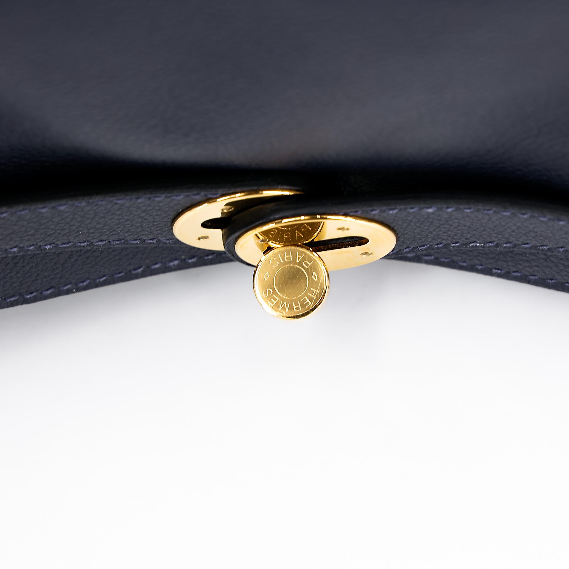 Very Good ( Rank A) HERMÈS Lindy 26 Bleu Nuit (2Z) Evercolor Gold hardware U (2022) - 20