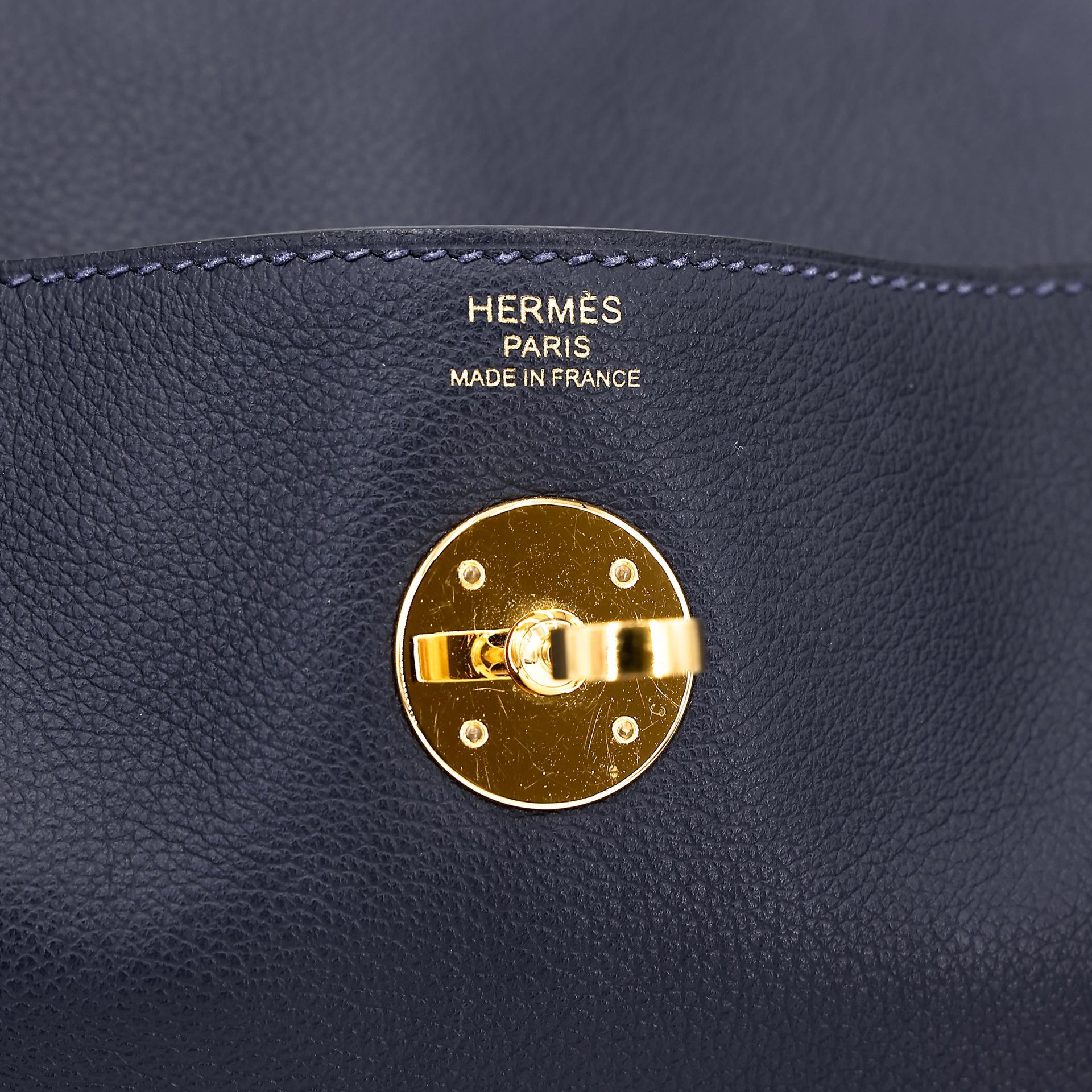 Very Good ( Rank A) HERMÈS Lindy 26 Bleu Nuit (2Z) Evercolor Gold hardware U (2022) - 22