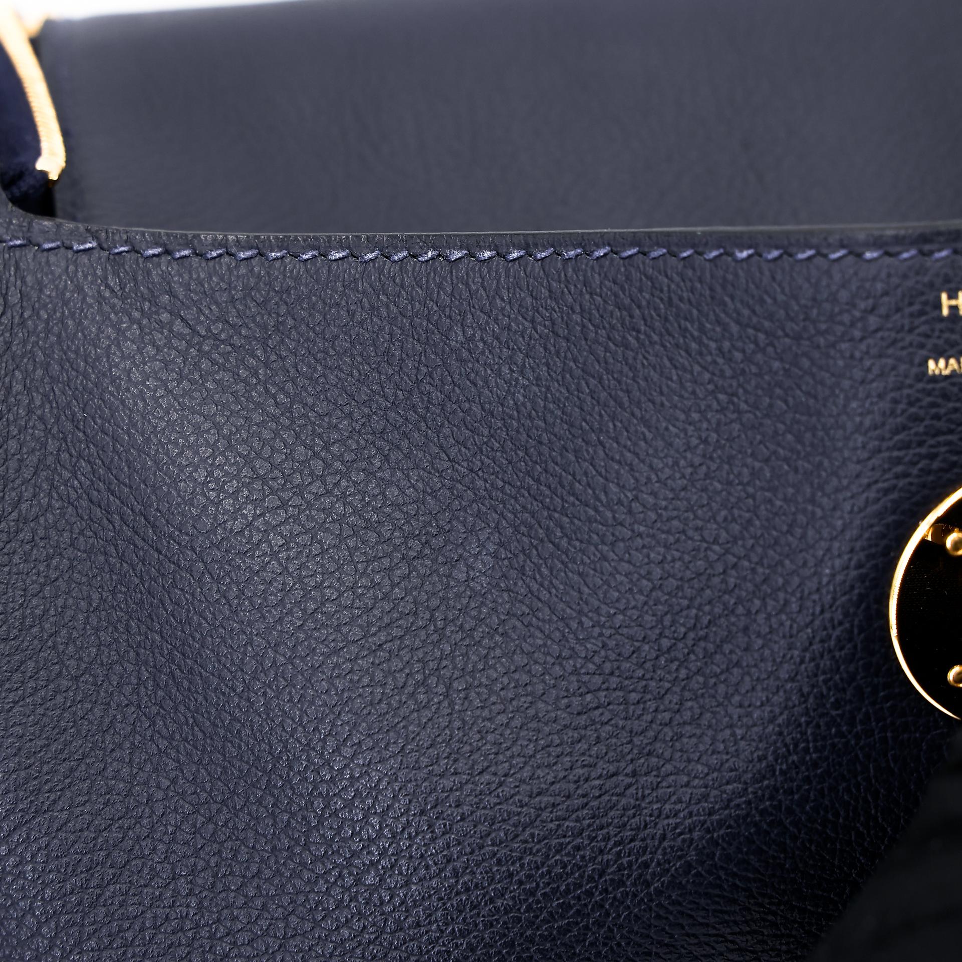 Very Good ( Rank A) HERMÈS Lindy 26 Bleu Nuit (2Z) Evercolor Gold hardware U (2022) - 23