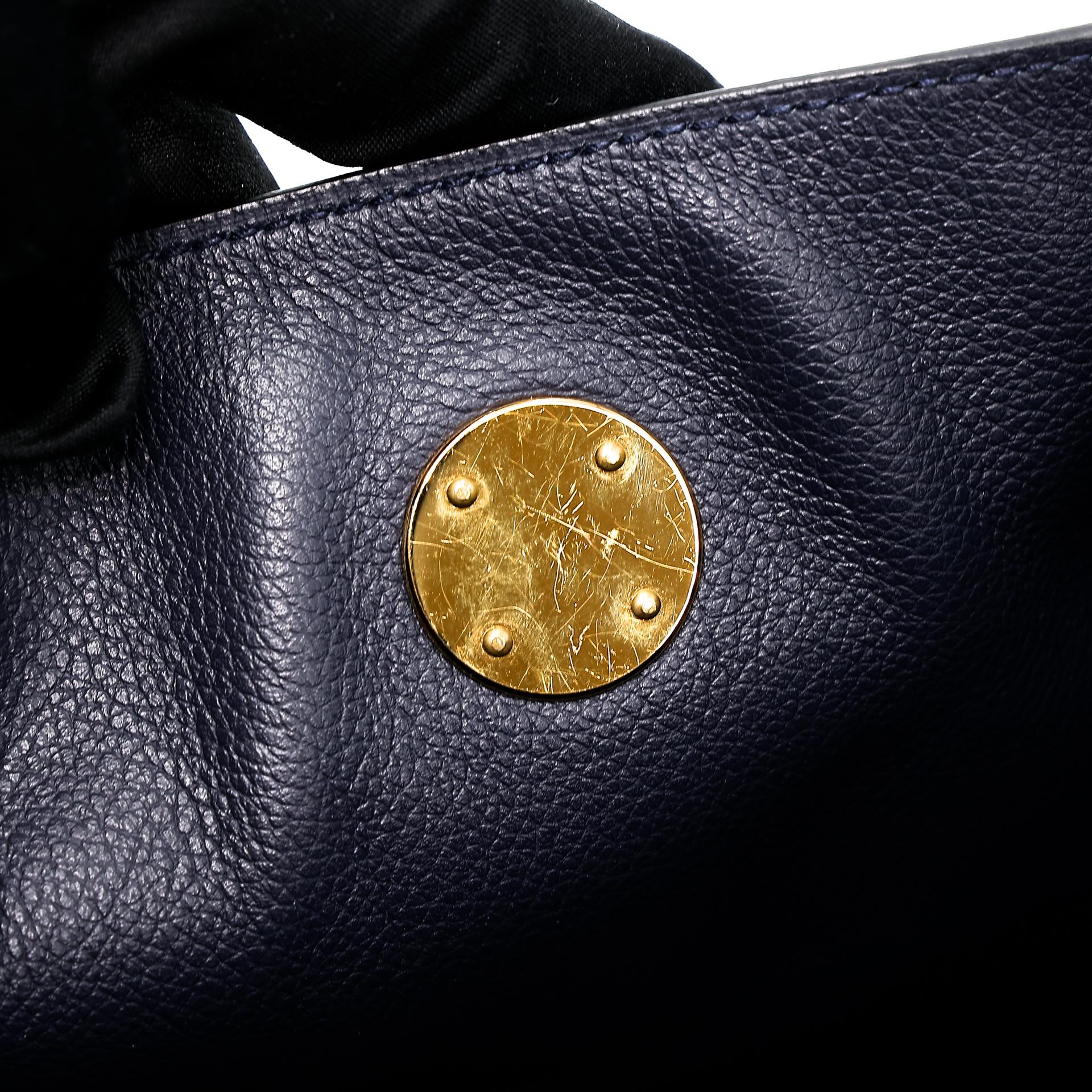 Very Good ( Rank A) HERMÈS Lindy 26 Bleu Nuit (2Z) Evercolor Gold hardware U (2022) - 24
