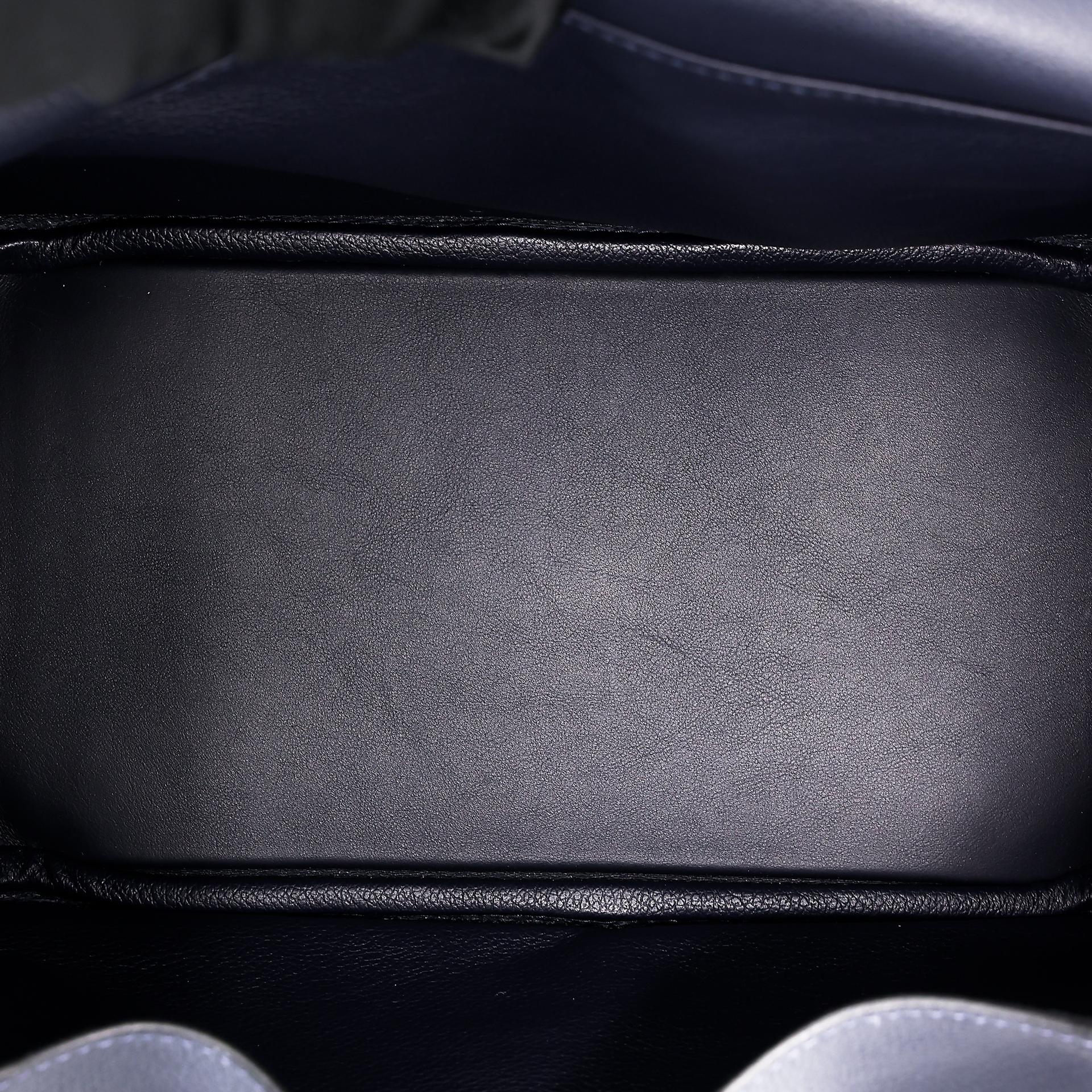 Very Good ( Rank A) HERMÈS Lindy 26 Bleu Nuit (2Z) Evercolor Gold hardware U (2022) - 25