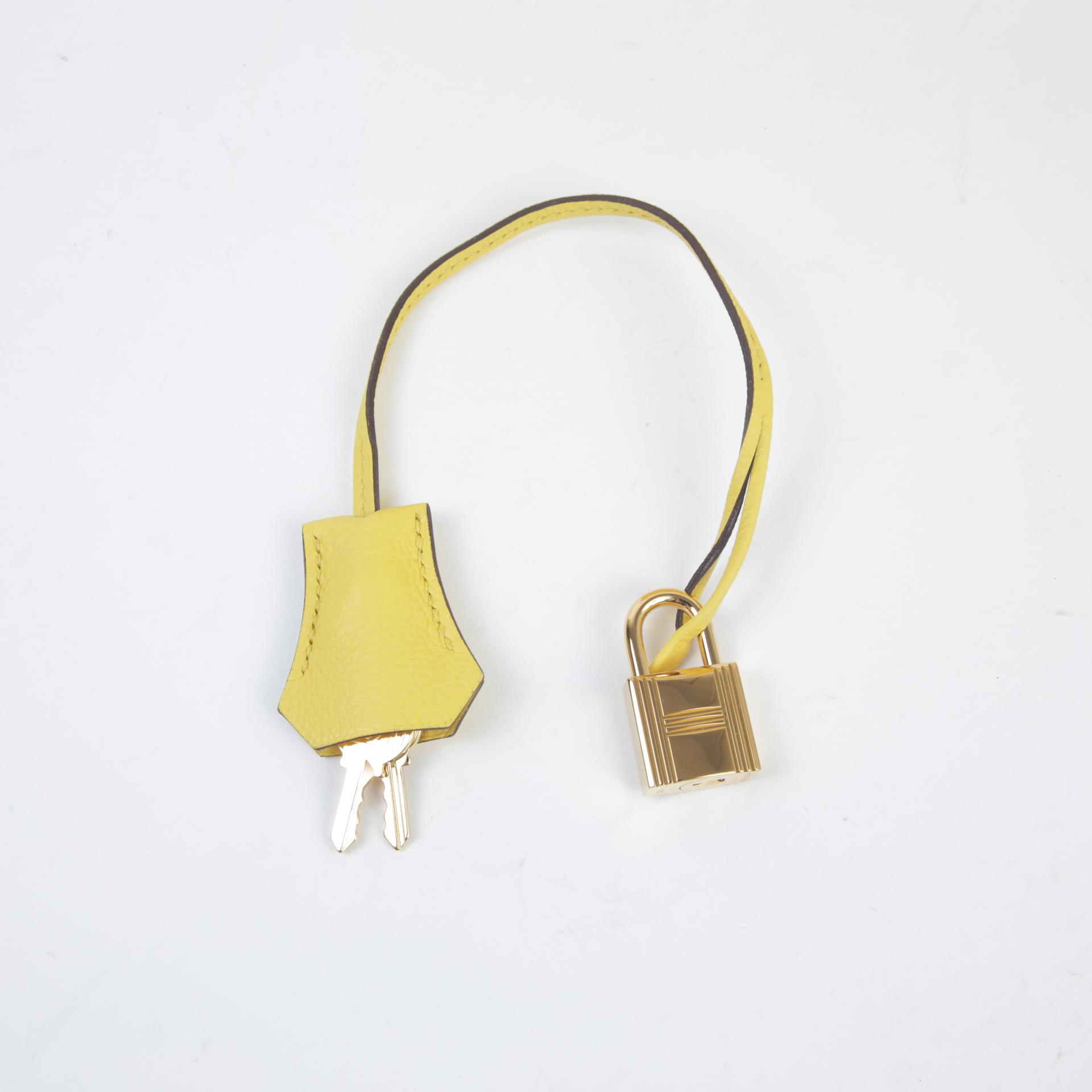 Very Good ( Rank A) HERMÈS Birkin 30 Jaune de Naples (9O) Taurillion Novillo Gold hardware D (2019) - 14