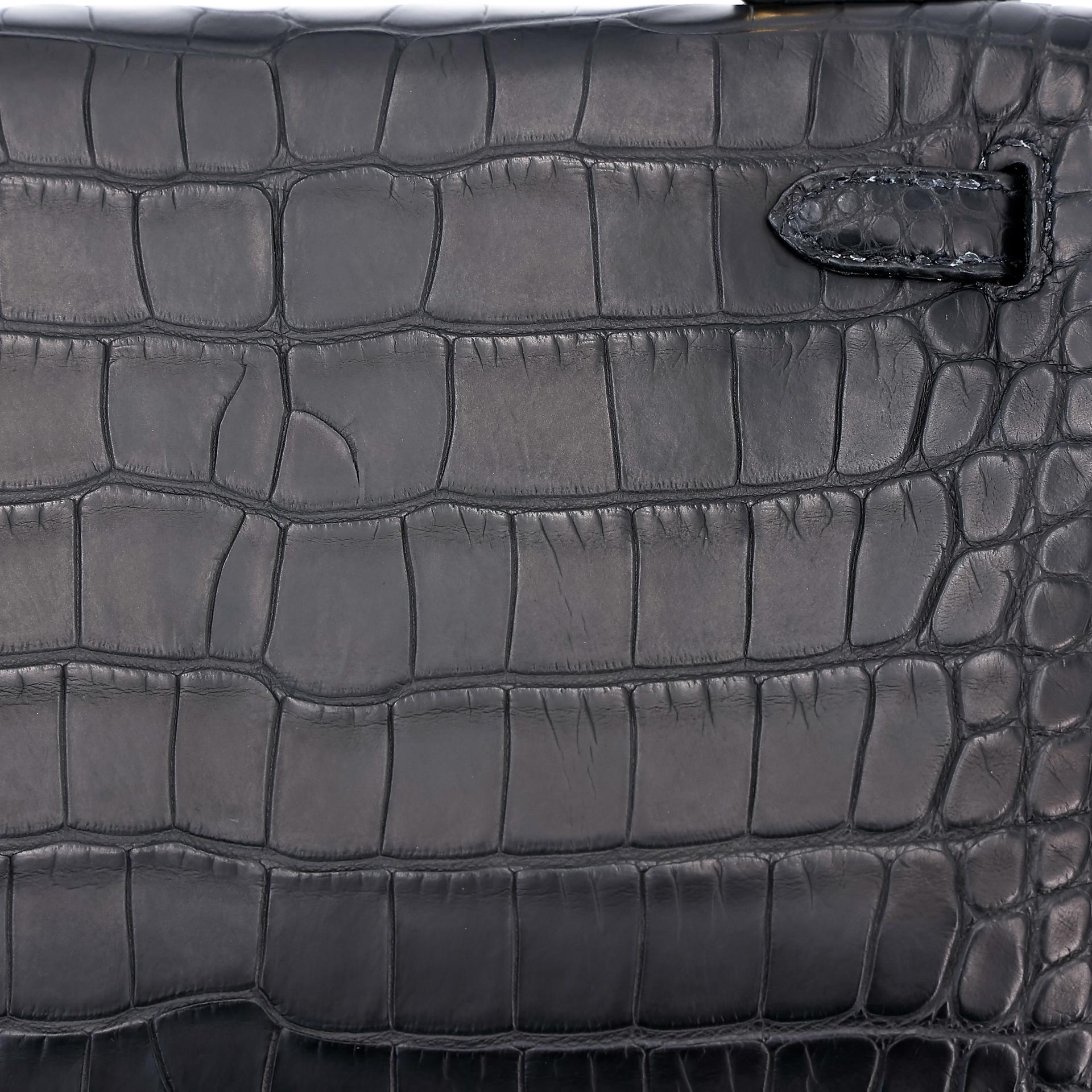 Unused ( Rank NS ) HERMÈS Kelly 25 Black (89) Matte Alligator Gold hardware Y (2020) - 8