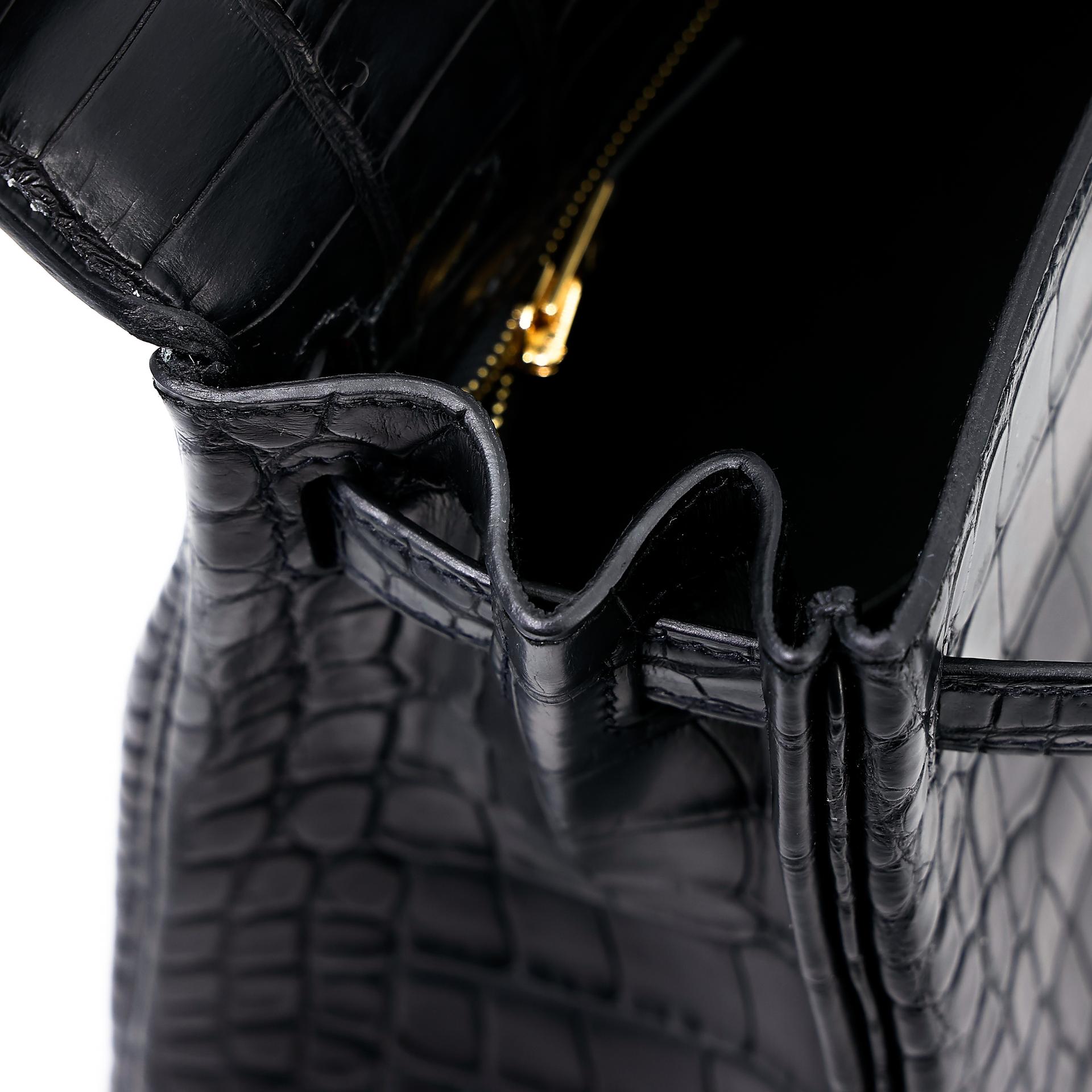 Unused ( Rank NS ) HERMÈS Kelly 25 Black (89) Matte Alligator Gold hardware Y (2020) - 18