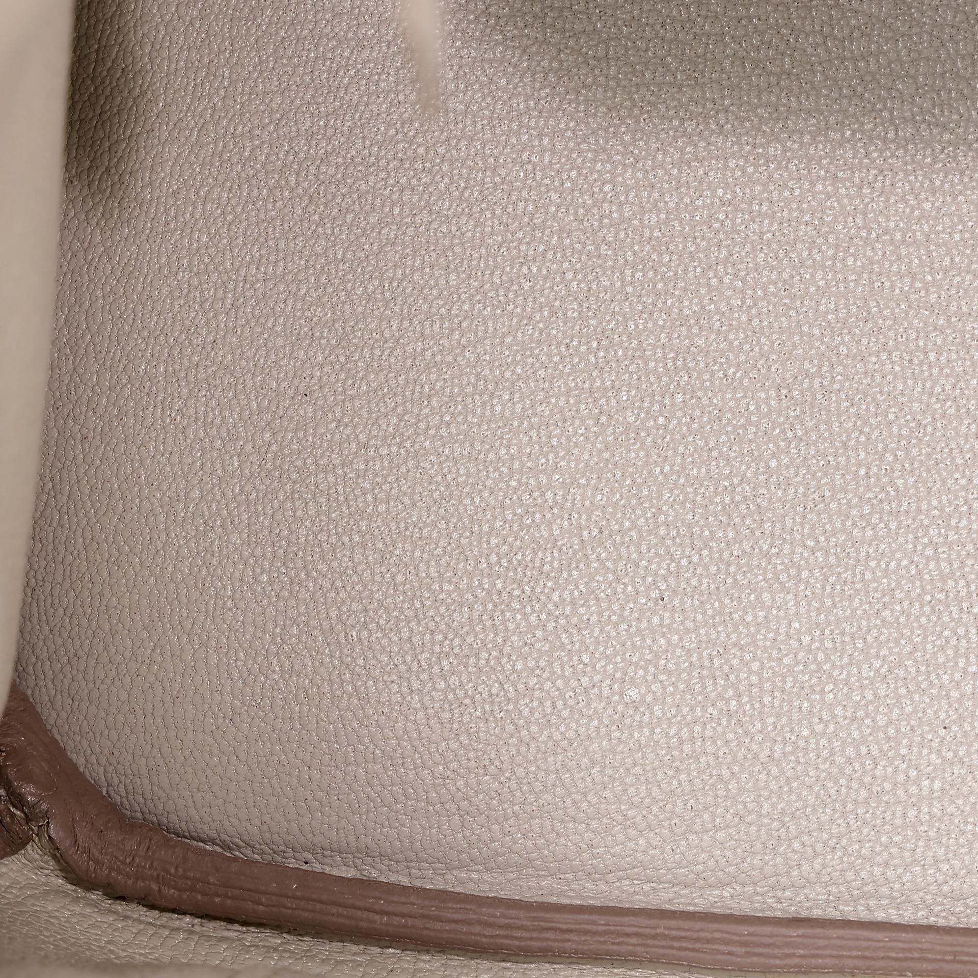 Excellent ( Rank SA ) HERMÈS Birkin 25 Beton (8L) Togo Gold hardware U (2022) - 19