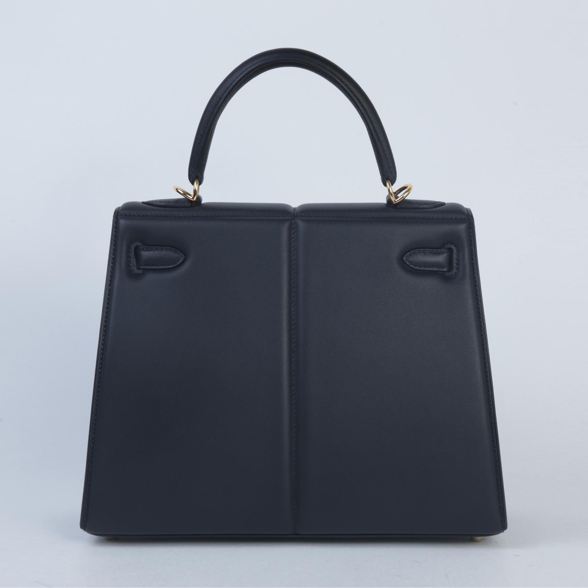 Excellent ( Rank SA ) HERMÈS Limited Edition Kelly 25 Padded Sellier Black (89) Swift Gold hardware U (2022) - 2
