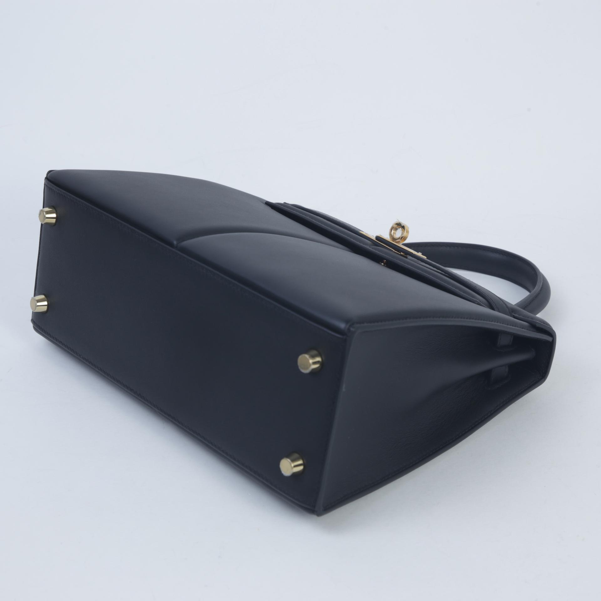 Excellent ( Rank SA ) HERMÈS Limited Edition Kelly 25 Padded Sellier Black (89) Swift Gold hardware U (2022) - 5