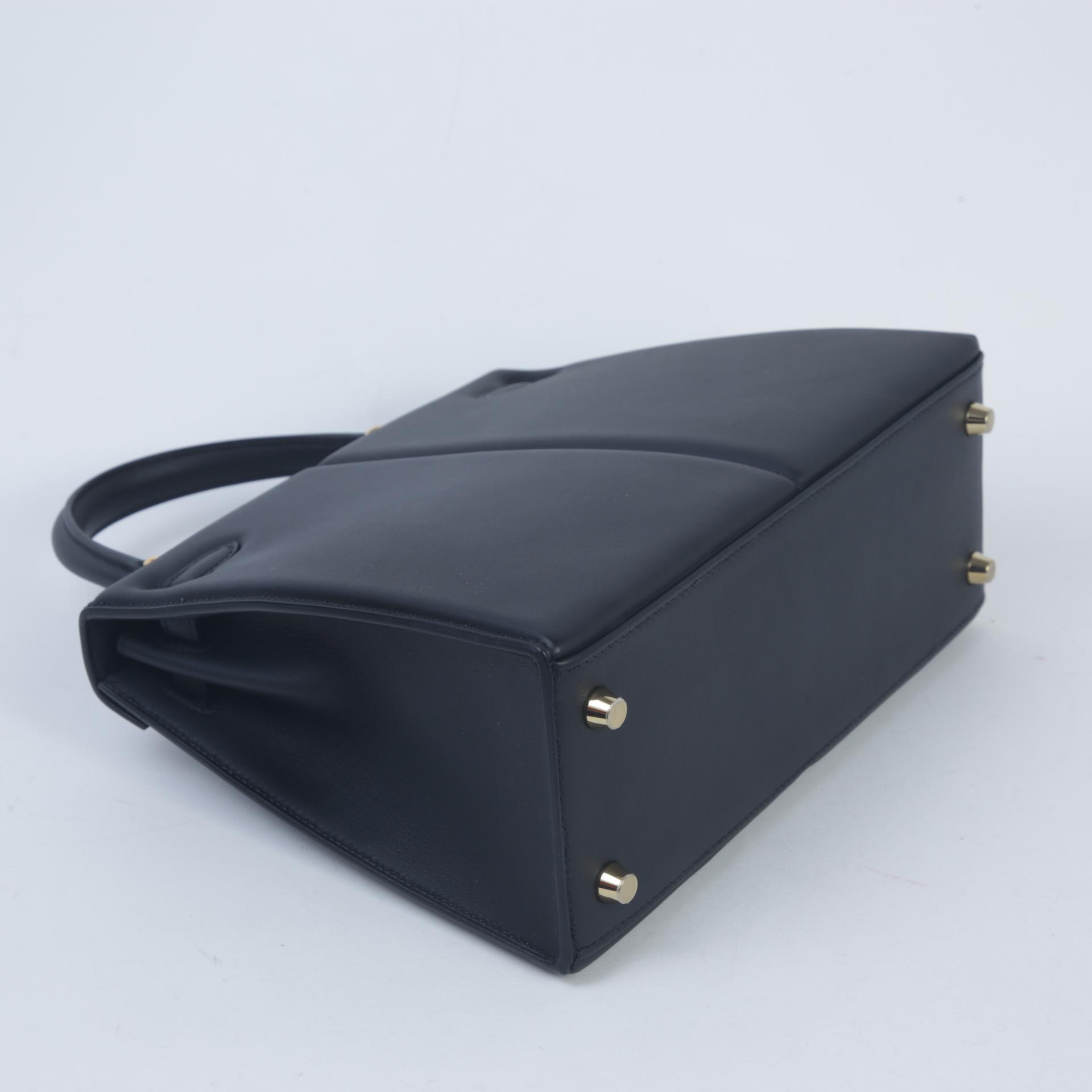 Excellent ( Rank SA ) HERMÈS Limited Edition Kelly 25 Padded Sellier Black (89) Swift Gold hardware U (2022) - 6