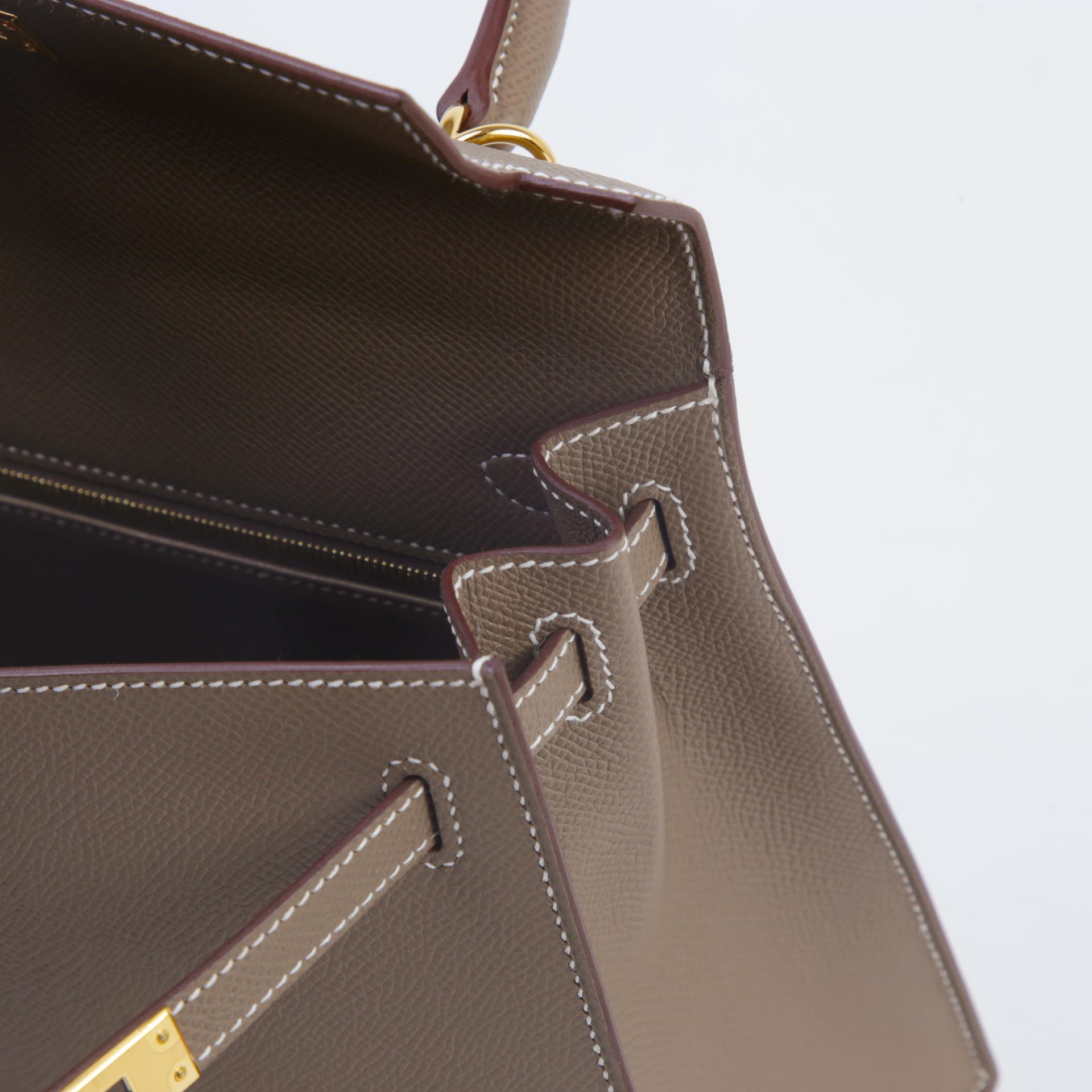 Unused ( Rank NS ) HERMÈS Kelly 25 Sellier Etoupe (18) Epsom Gold hardware W (2024) - 11