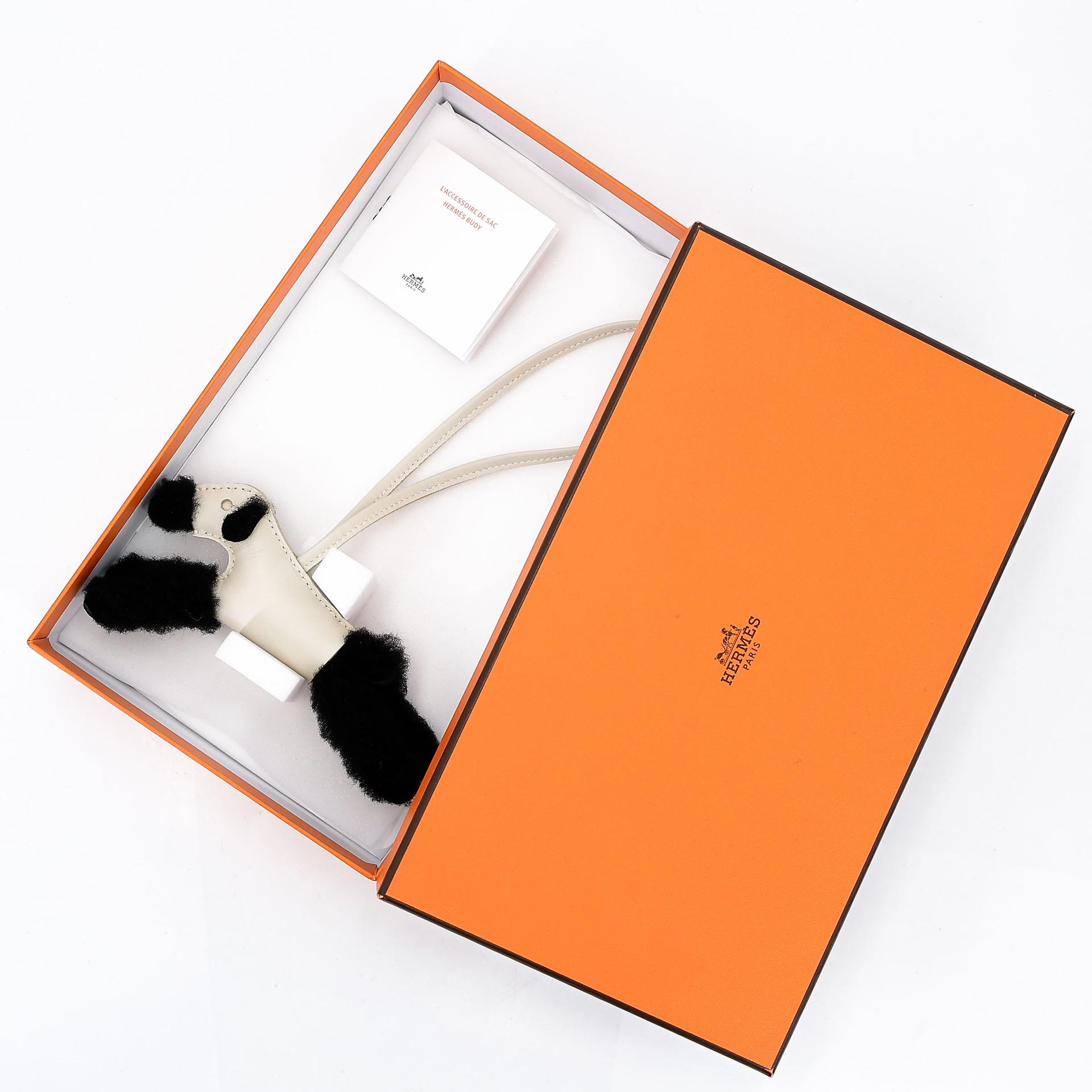 Brand New ( Rank N ) HERMÈS Budy charm Craie (10) Black (89) Swift W (2024) - 8