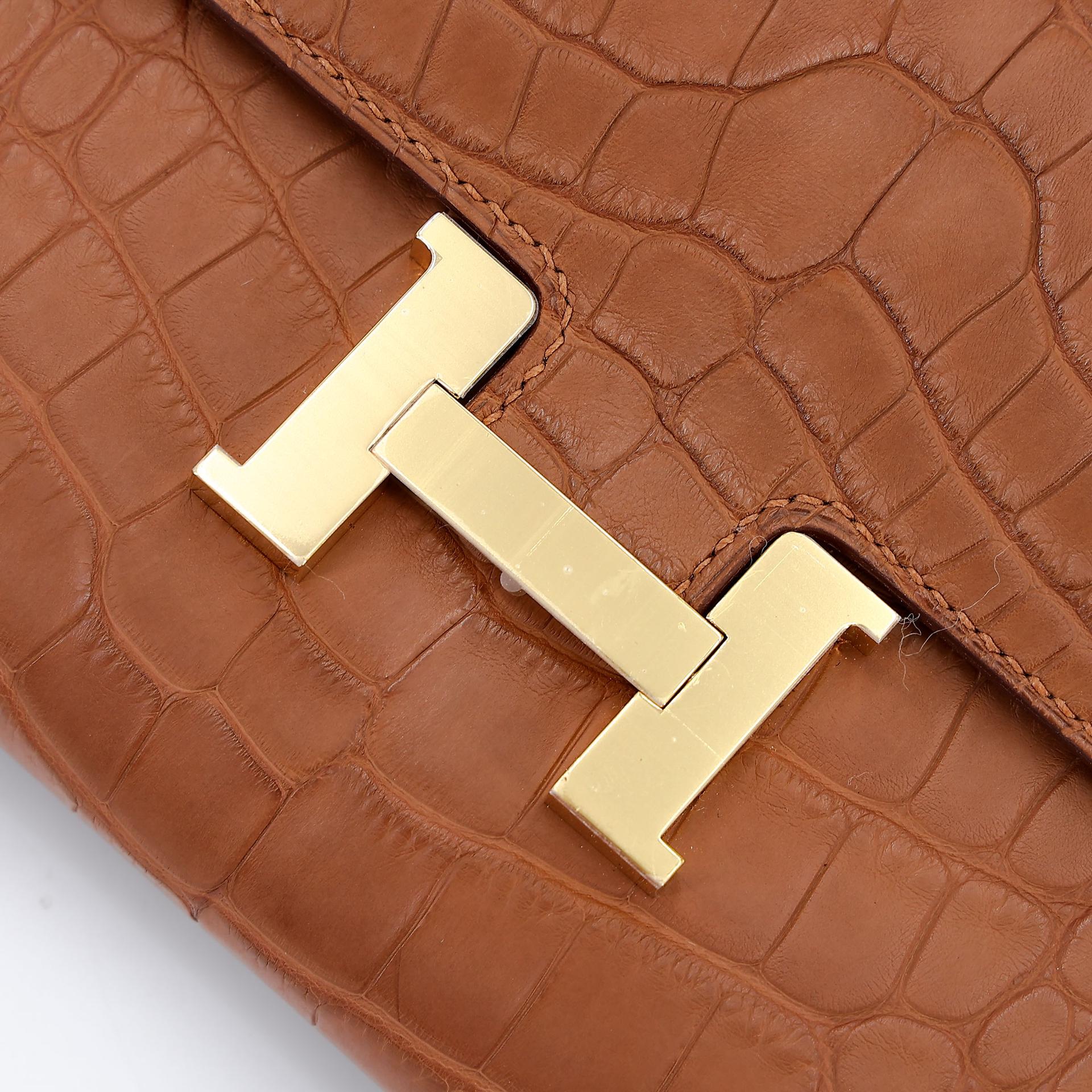 Unused ( Rank NS ) HERMÈS Constance To Go Gold (37) Matte Alligator Gold hardware Z (2021) - 9