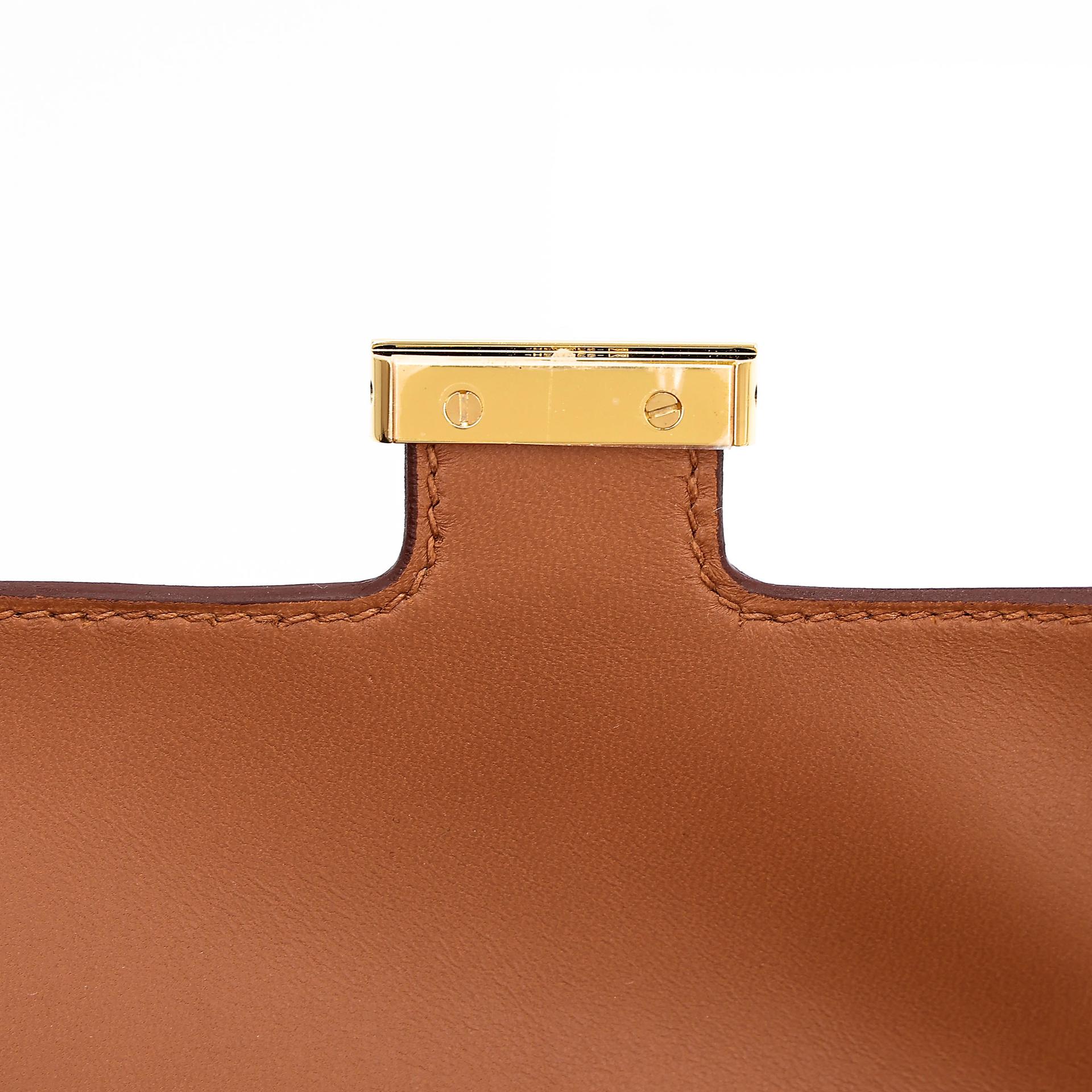 Unused ( Rank NS ) HERMÈS Constance To Go Gold (37) Matte Alligator Gold hardware Z (2021) - 10