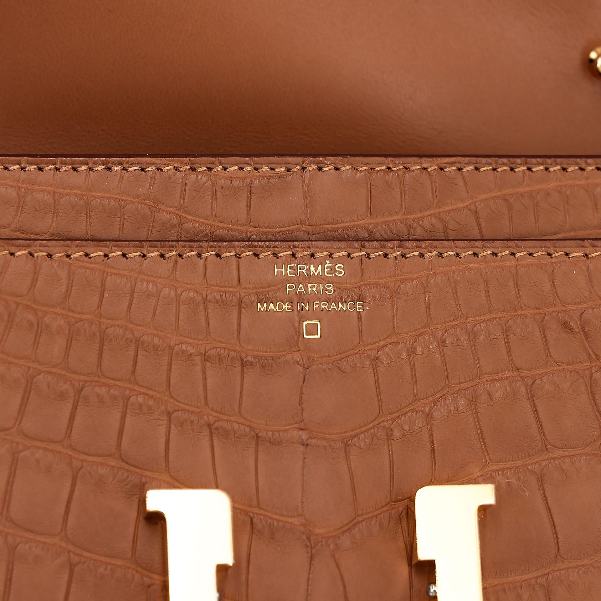 Unused ( Rank NS ) HERMÈS Constance To Go Gold (37) Matte Alligator Gold hardware Z (2021) - 12