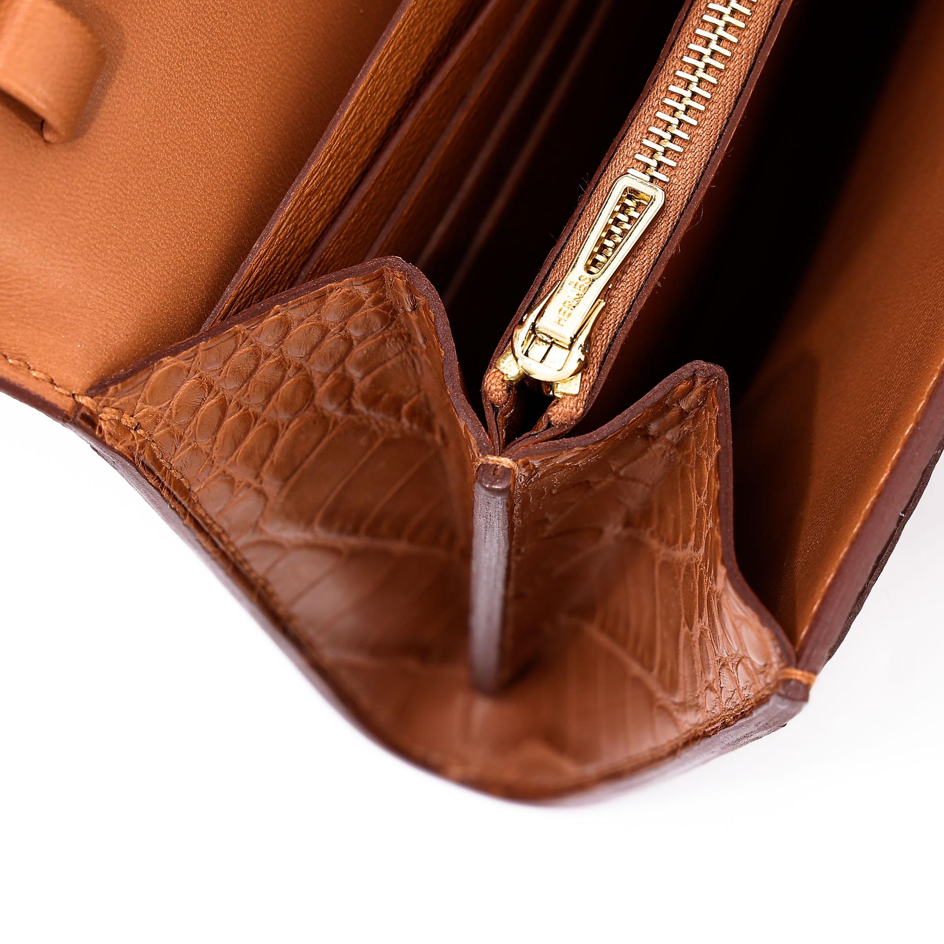 Unused ( Rank NS ) HERMÈS Constance To Go Gold (37) Matte Alligator Gold hardware Z (2021) - 15