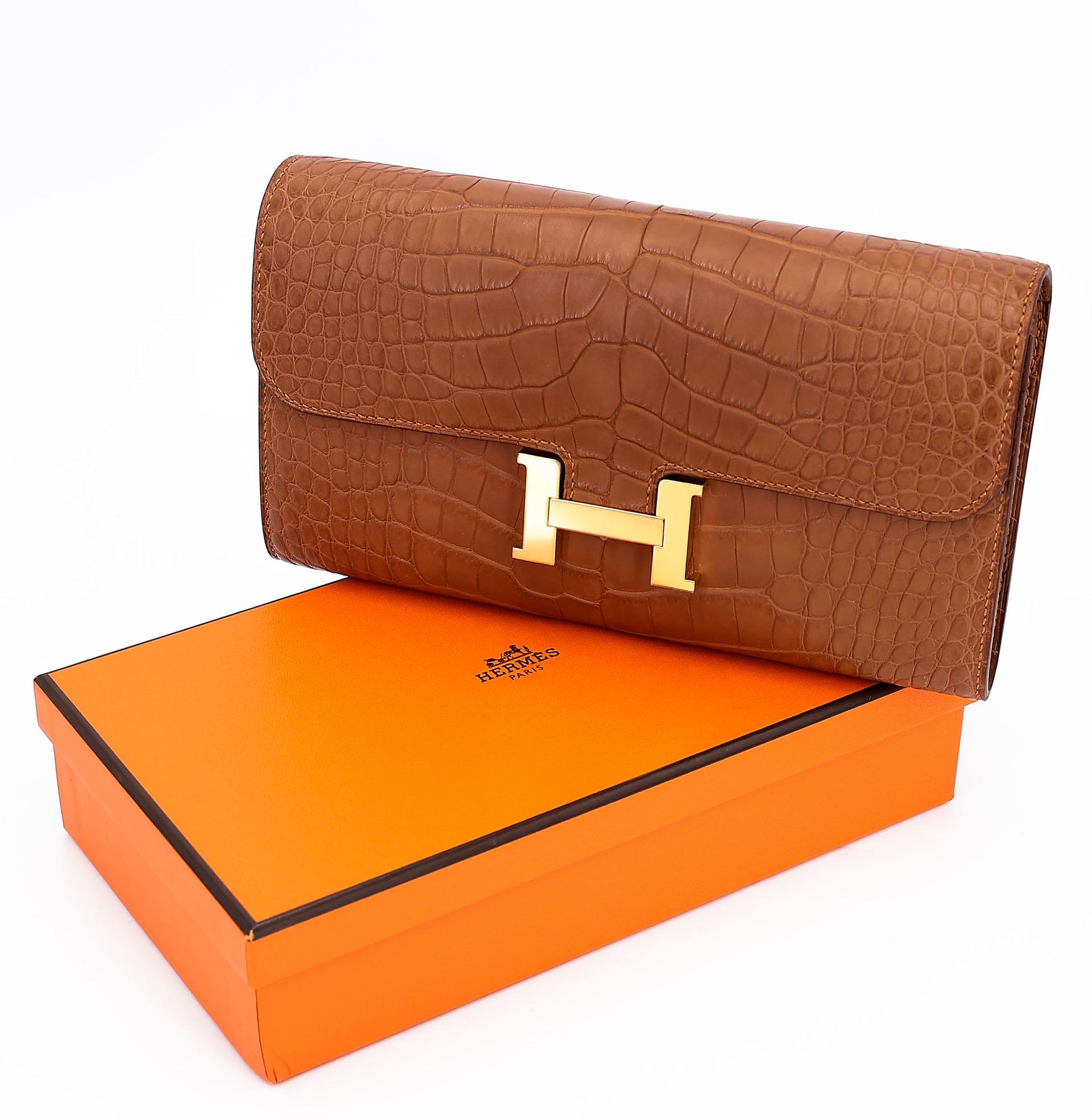 Unused ( Rank NS ) HERMÈS Constance To Go Gold (37) Matte Alligator Gold hardware Z (2021) - 21