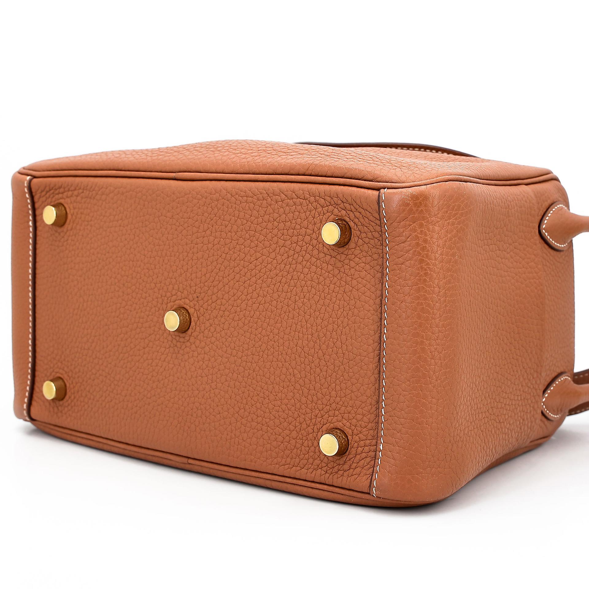 Very Good ( Rank A) HERMÈS Lindy 26 Gold (37) Clemence Gold hardware Y (2020) - 7