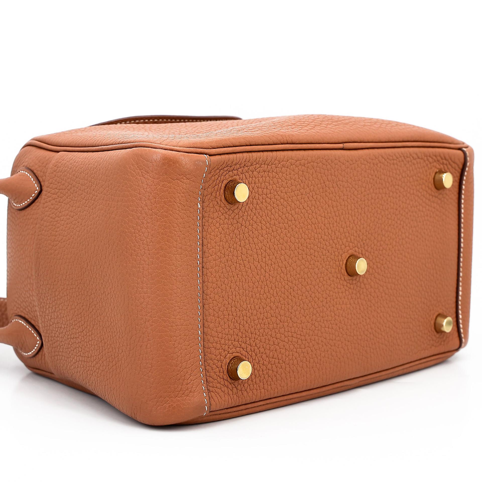 Very Good ( Rank A) HERMÈS Lindy 26 Gold (37) Clemence Gold hardware Y (2020) - 8