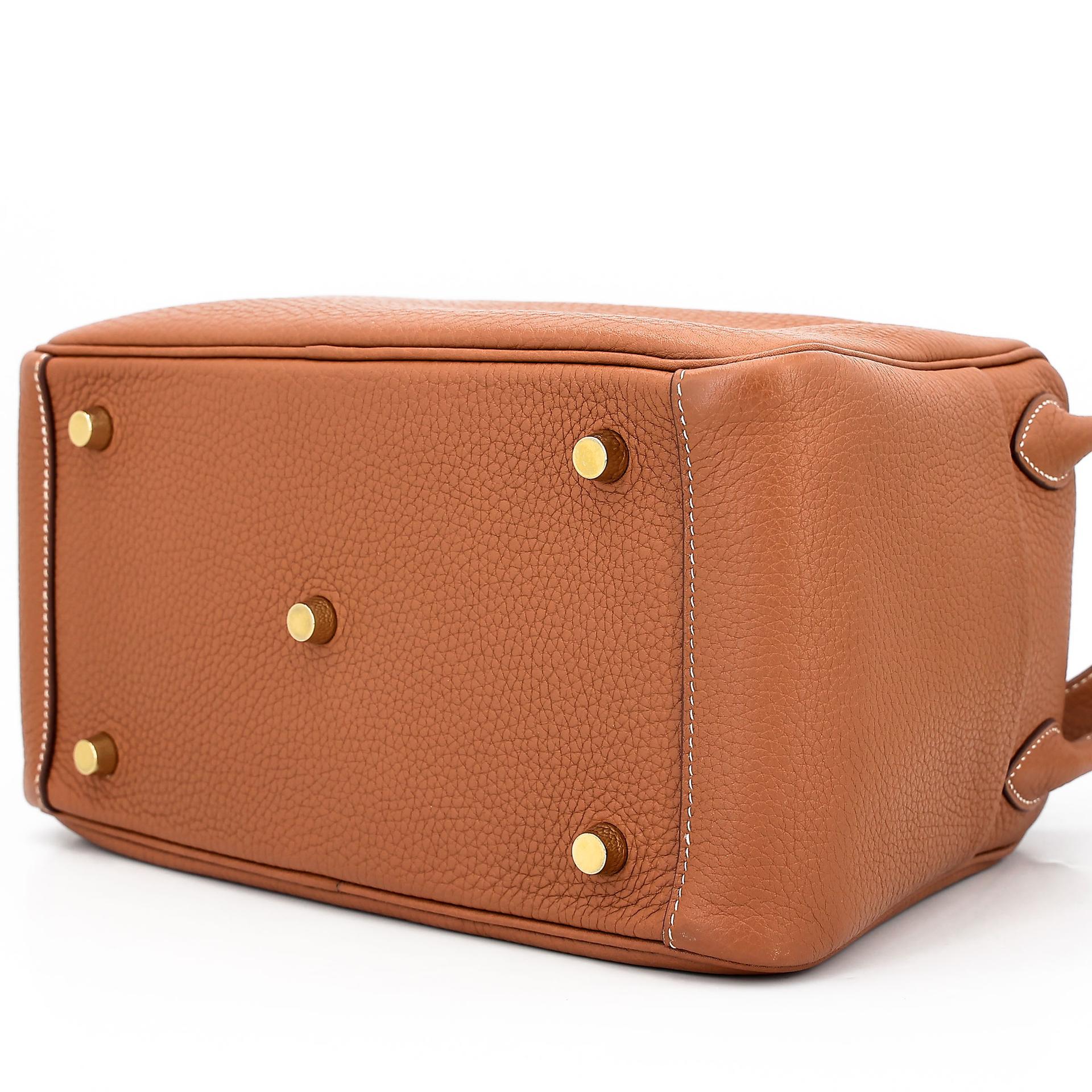 Very Good ( Rank A) HERMÈS Lindy 26 Gold (37) Clemence Gold hardware Y (2020) - 9