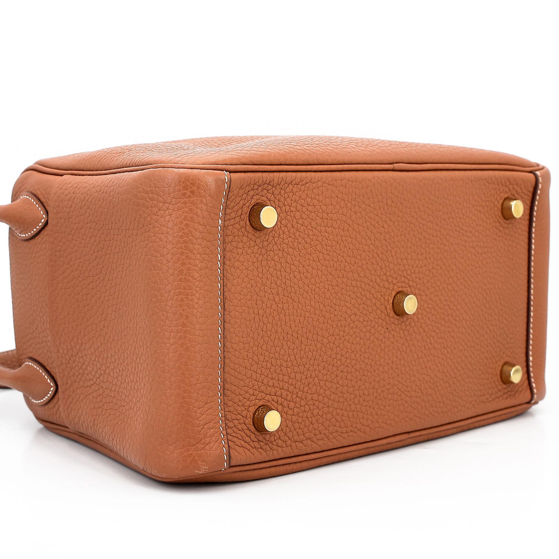 Very Good ( Rank A) HERMÈS Lindy 26 Gold (37) Clemence Gold hardware Y (2020) - 10