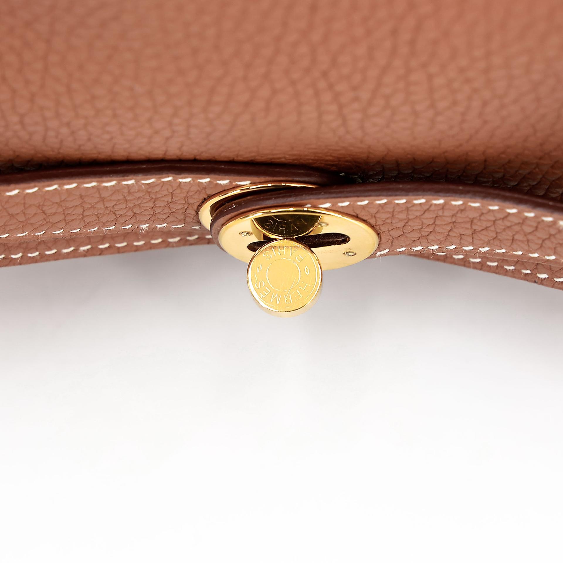 Very Good ( Rank A) HERMÈS Lindy 26 Gold (37) Clemence Gold hardware Y (2020) - 17