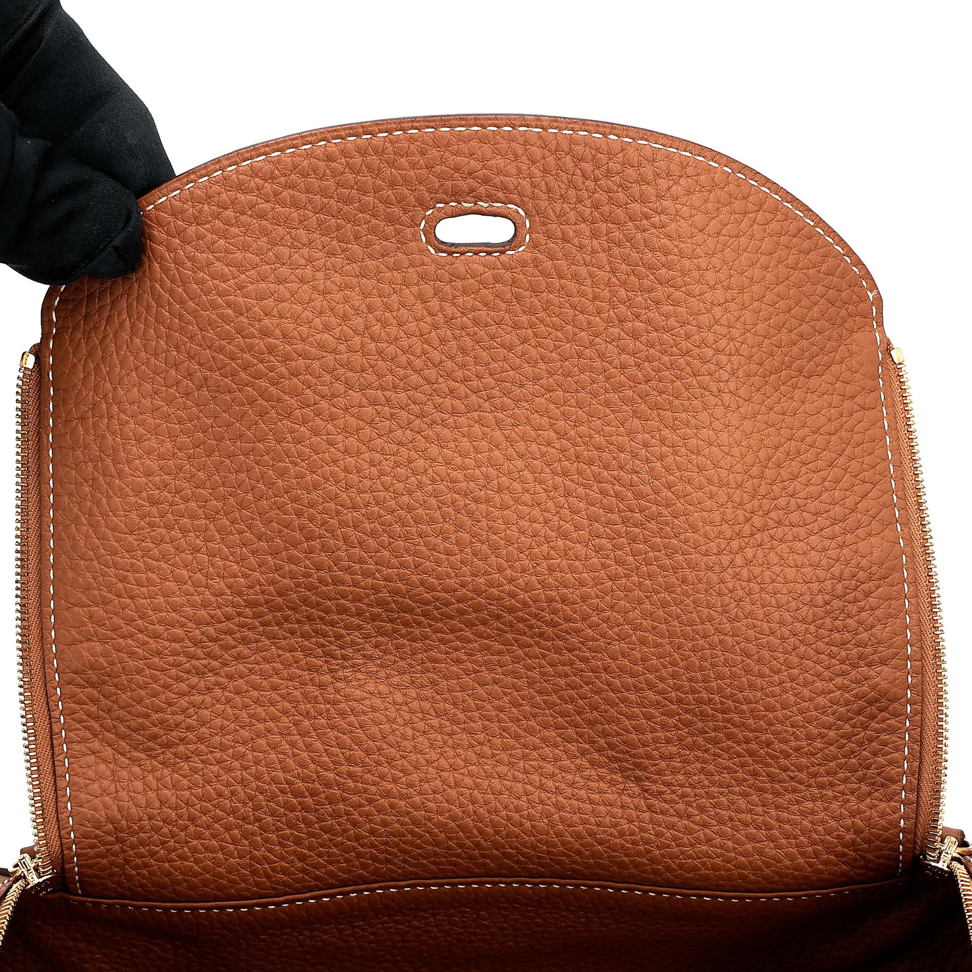 Very Good ( Rank A) HERMÈS Lindy 26 Gold (37) Clemence Gold hardware Y (2020) - 19