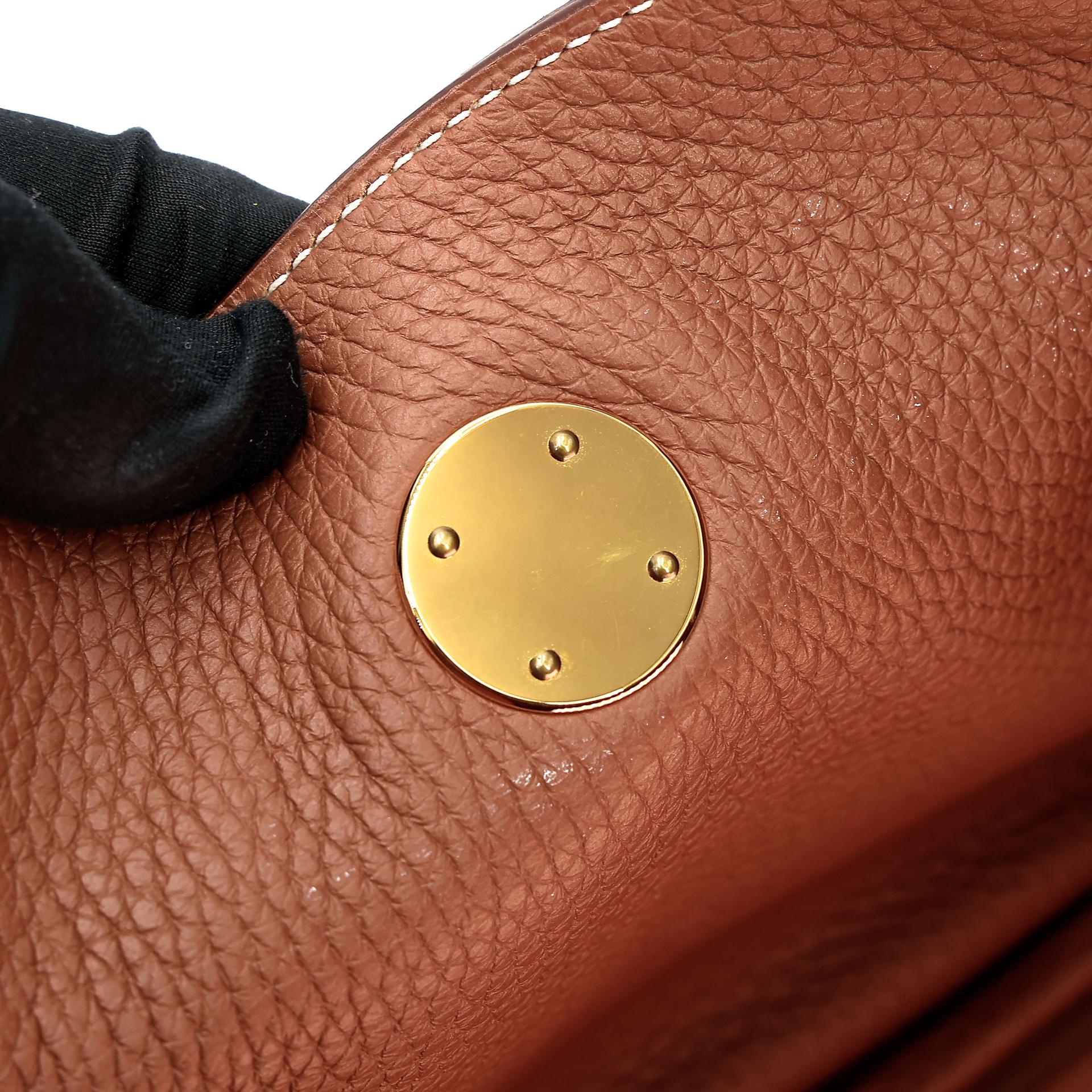Very Good ( Rank A) HERMÈS Lindy 26 Gold (37) Clemence Gold hardware Y (2020) - 20