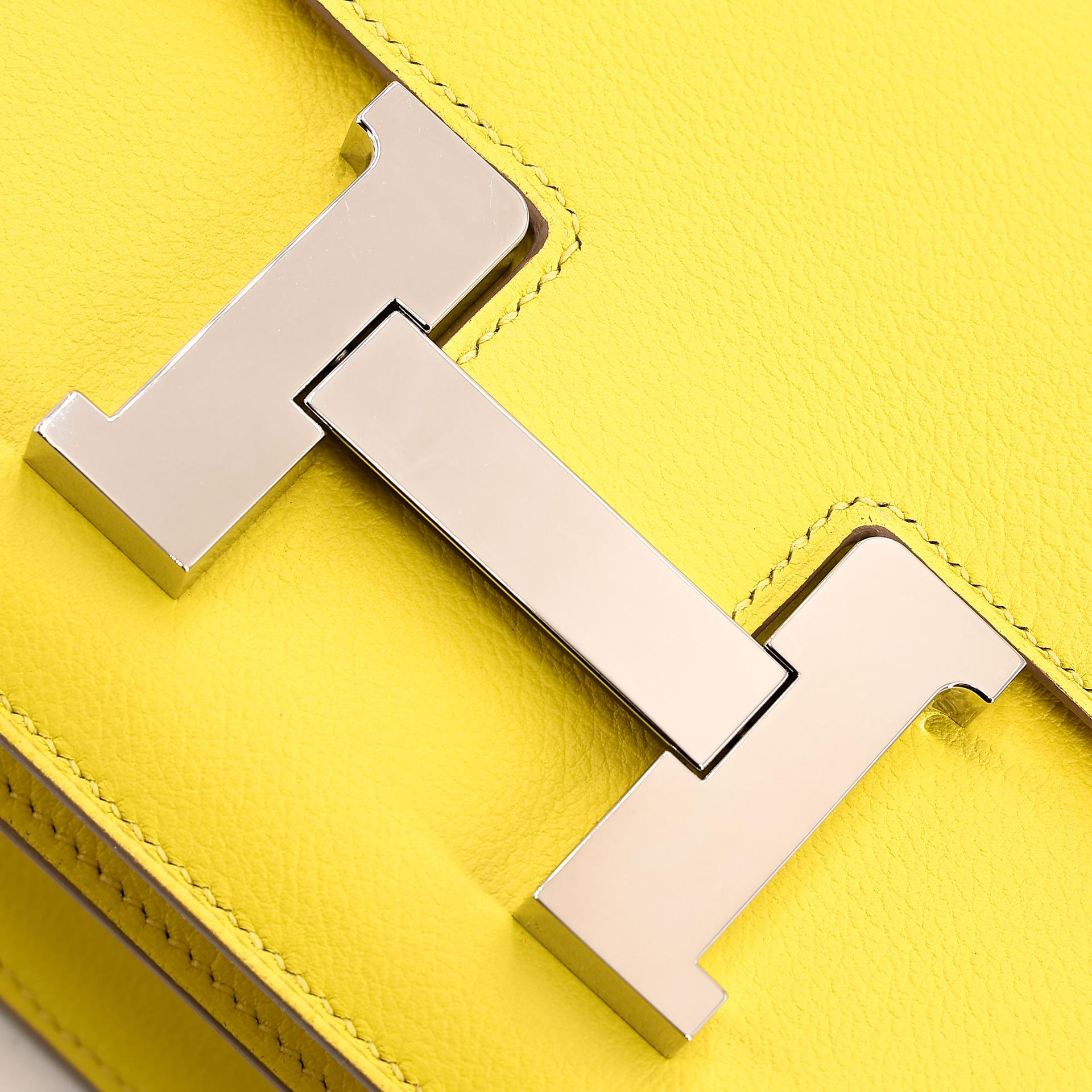 Unused ( Rank NS ) HERMÈS Constance 24 Lime (9R) Evercolor Palladium hardware D (2019) - 9