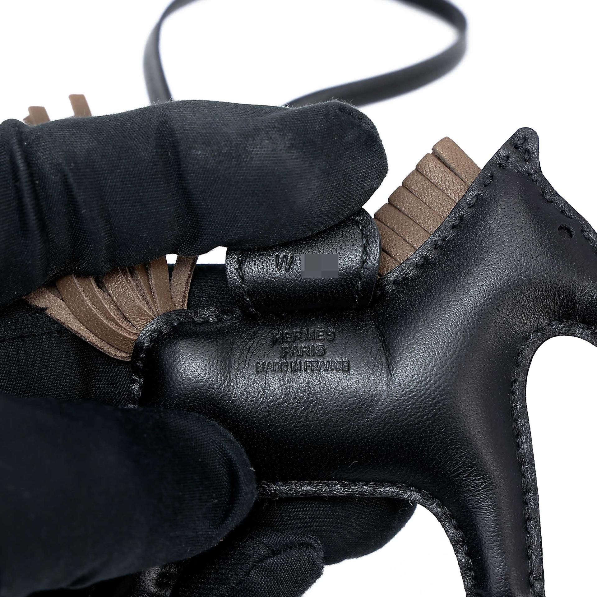 Brand New ( Rank N ) HERMÈS Rodeo PM Etoupe (18) Noir (89) Agneau W (2024) - 7