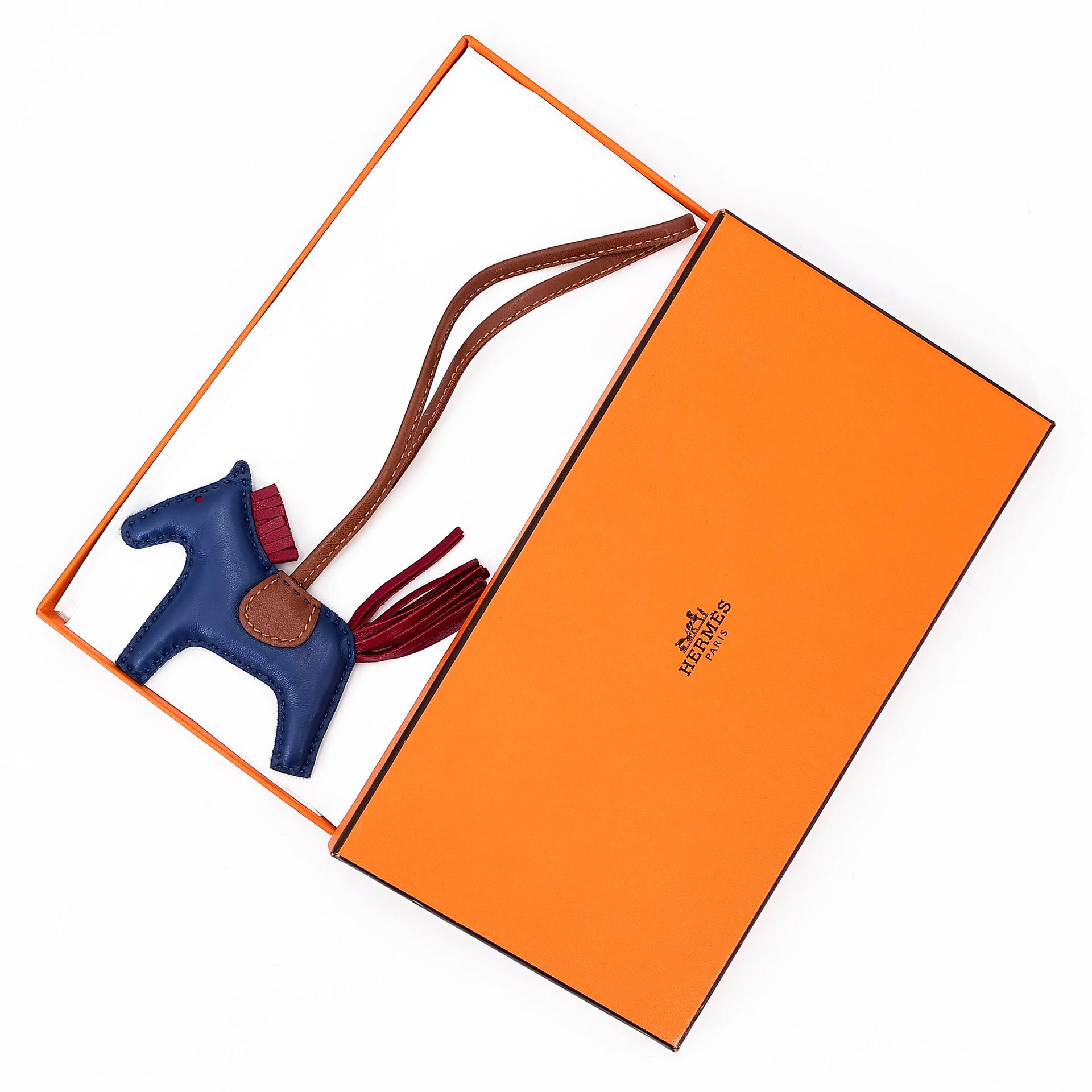 Excellent ( Rank SA ) HERMÈS Rodeo PM Bleu de Malte (7L) Fauve (34) Rubis (B5) Agneau - 3