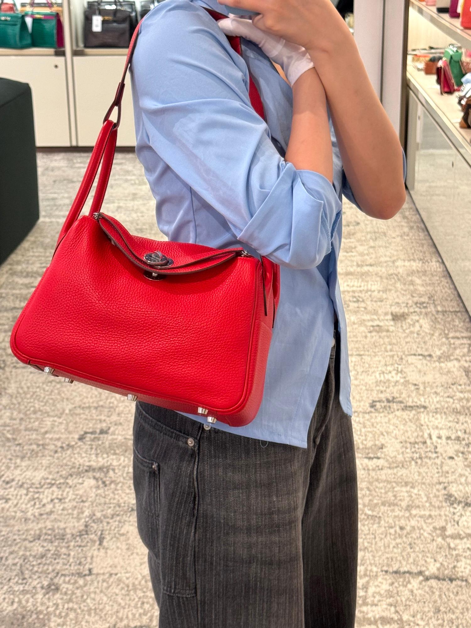 Very Good ( Rank A) HERMÈS Lindy 26 Rouge de Coeur (S3) Clemence Palladium hardware D (2019) - 3