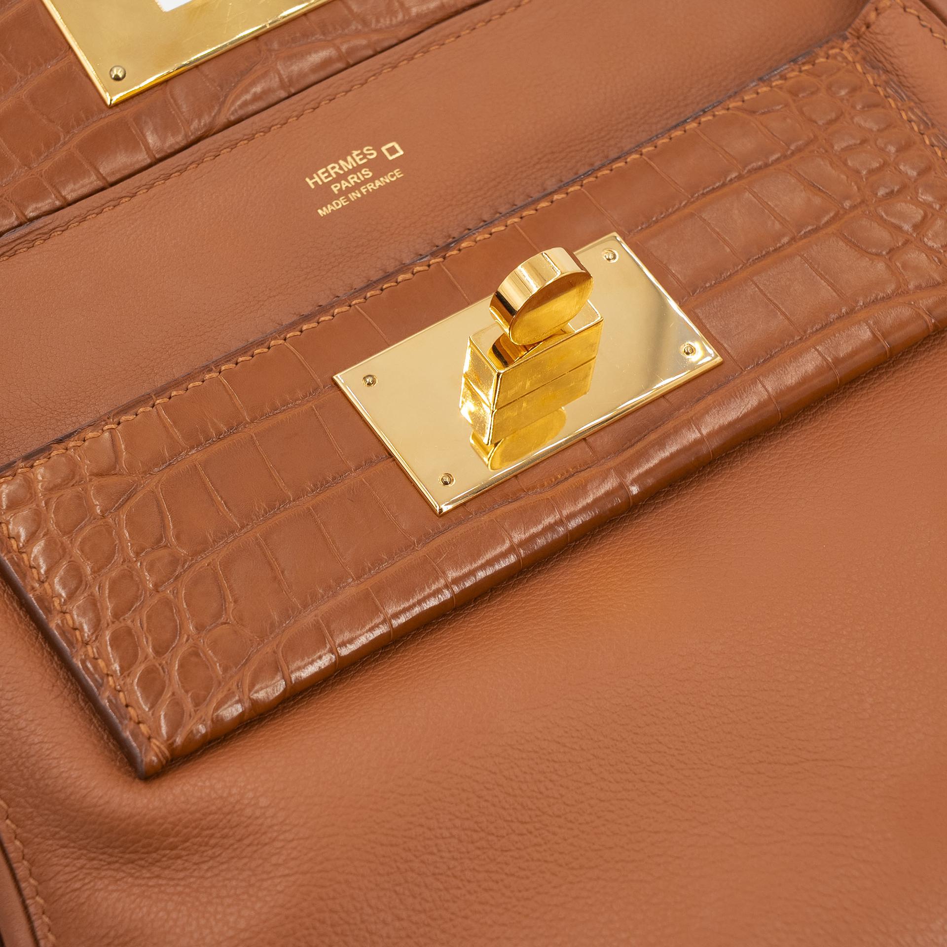 Very Good ( Rank A) HERMÈS 24/24 - 21 mini Touch Gold (37) Evercolor Matte Alligator Gold hardware U (2022) - 23