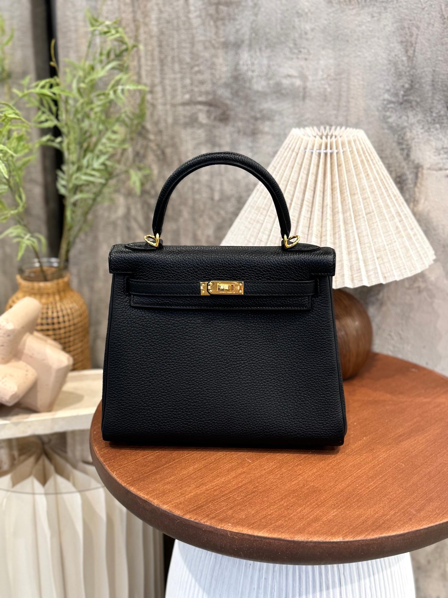 Brand New ( Rank N ) HERMÈS Kelly 25 Noir (89) Togo Gold hardware K (2025) - 4