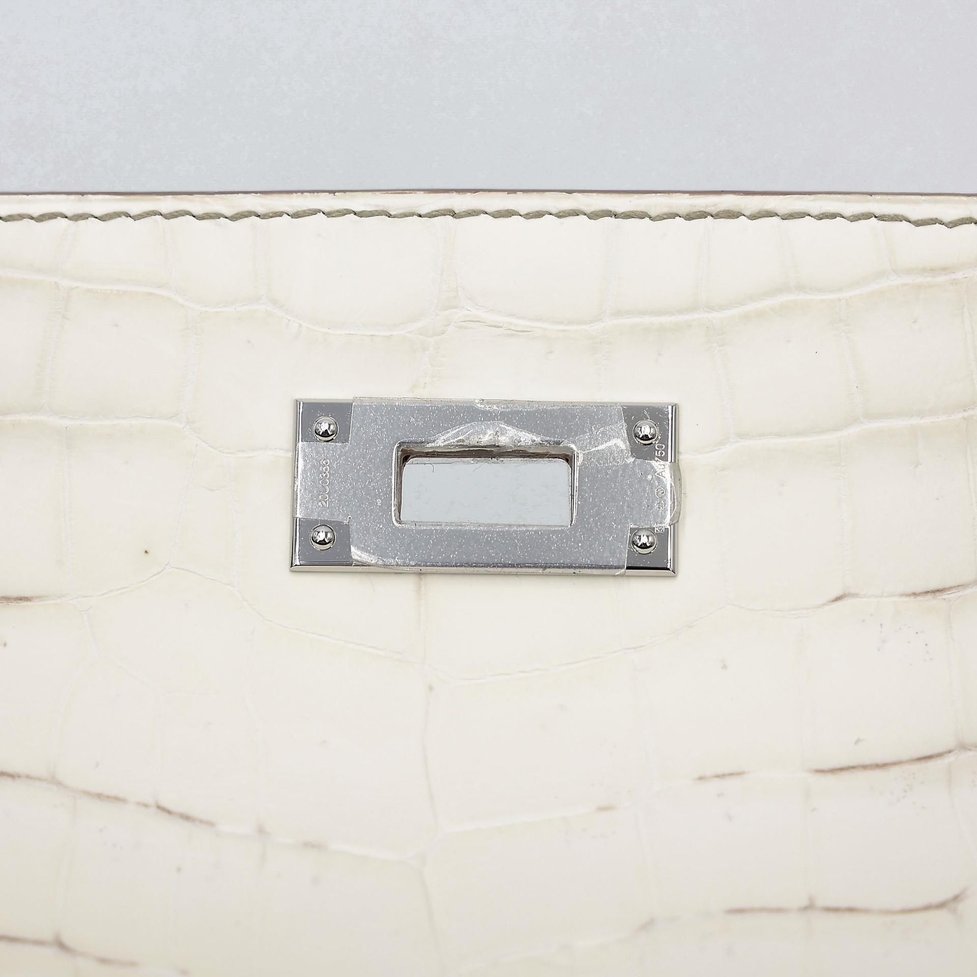 Unused ( Rank NS ) HERMÈS Limited Edition Kelly 28 Himalaya Matte Niloticus Crocodile Diamond White Gold hardware Z (2021) - 13