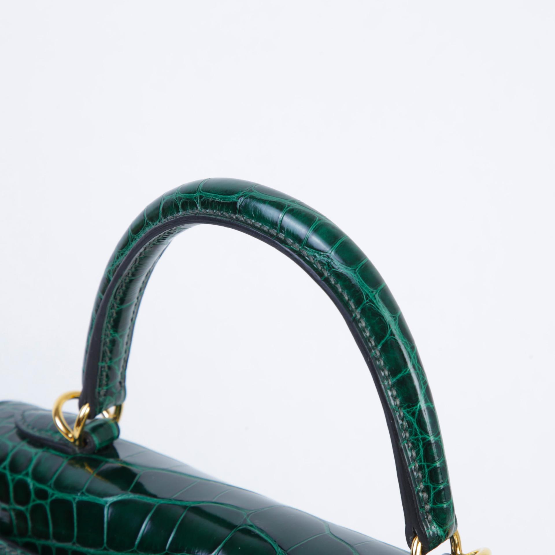 Unused ( Rank NS ) HERMÈS Kelly 25 Sellier Vert Fonce (67) Shiny Alligator Gold hardware U (2022) - 3