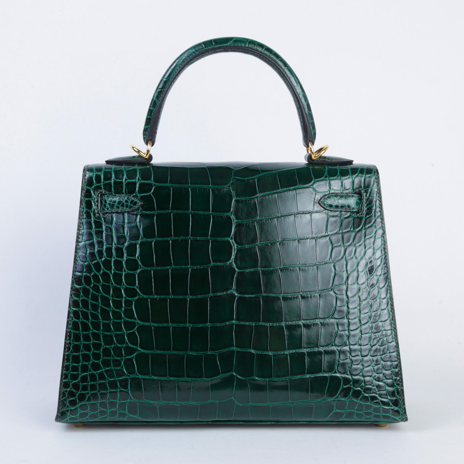 Unused ( Rank NS ) HERMÈS Kelly 25 Sellier Vert Fonce (67) Shiny Alligator Gold hardware U (2022) - 2