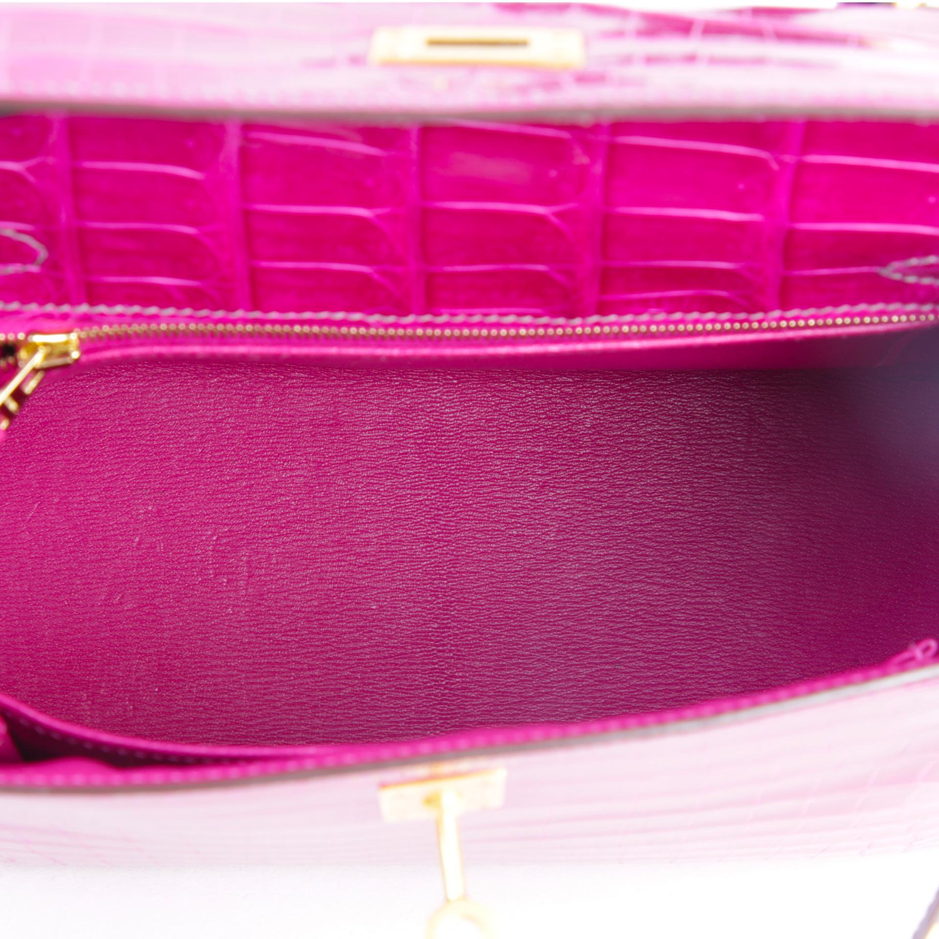 Very Good ( Rank A) HERMÈS Special Order Kelly 25 Sellier Rose Scheherazade (J5) Aubergine (3V) Shiny Niloticus Crocodile Brushed Gold hardware C (2018) - 10