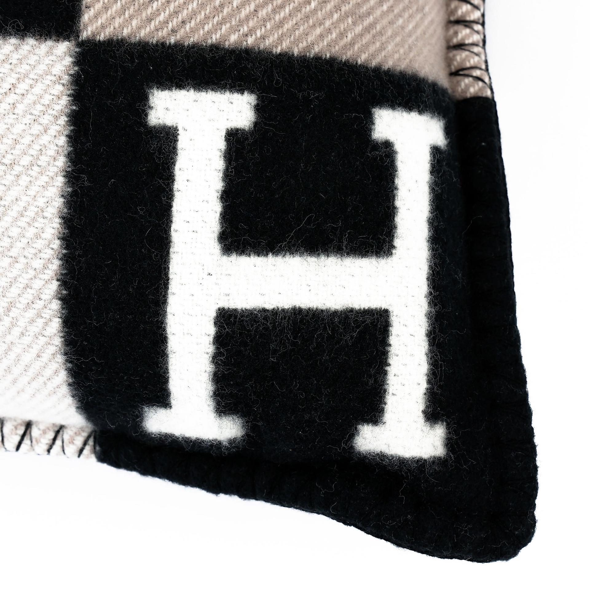 Brand New ( Rank N ) HERMÈS Avalon Cushion, small model Black White Gray Cashmere Merino Wool - 4