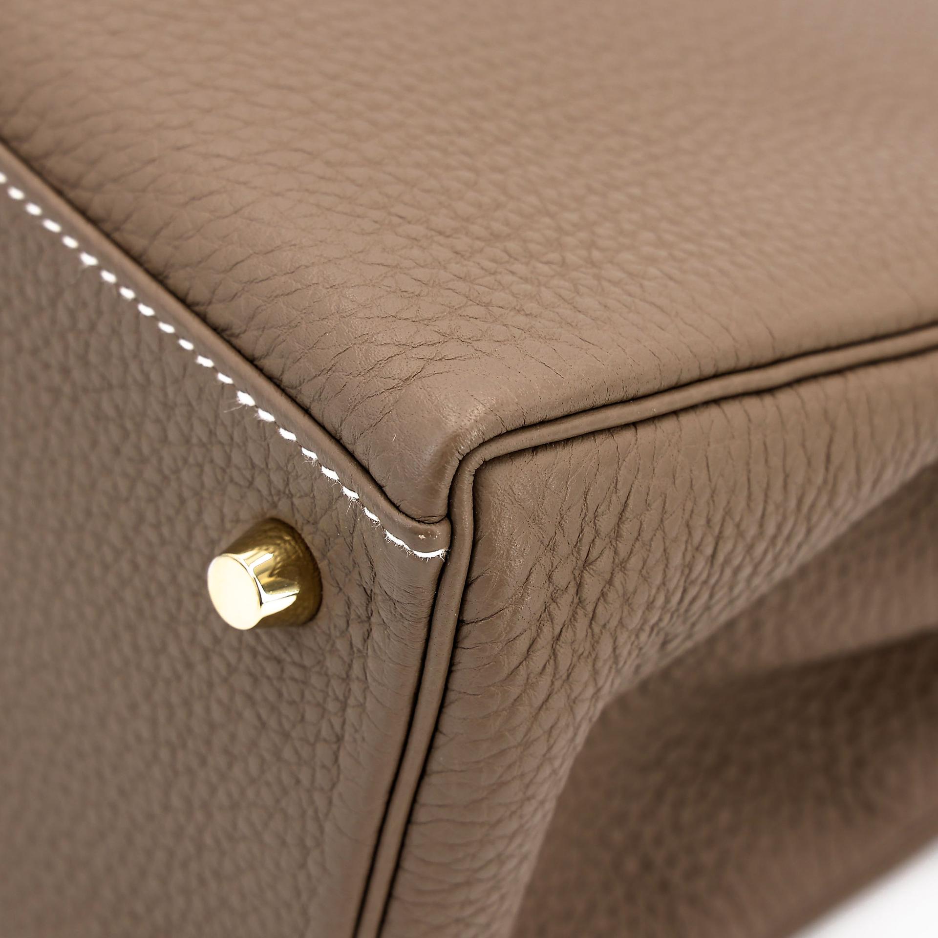 Excellent ( Rank SA ) HERMÈS Kelly 28 Etoupe (18) Togo Gold hardware Z (2021) - 13