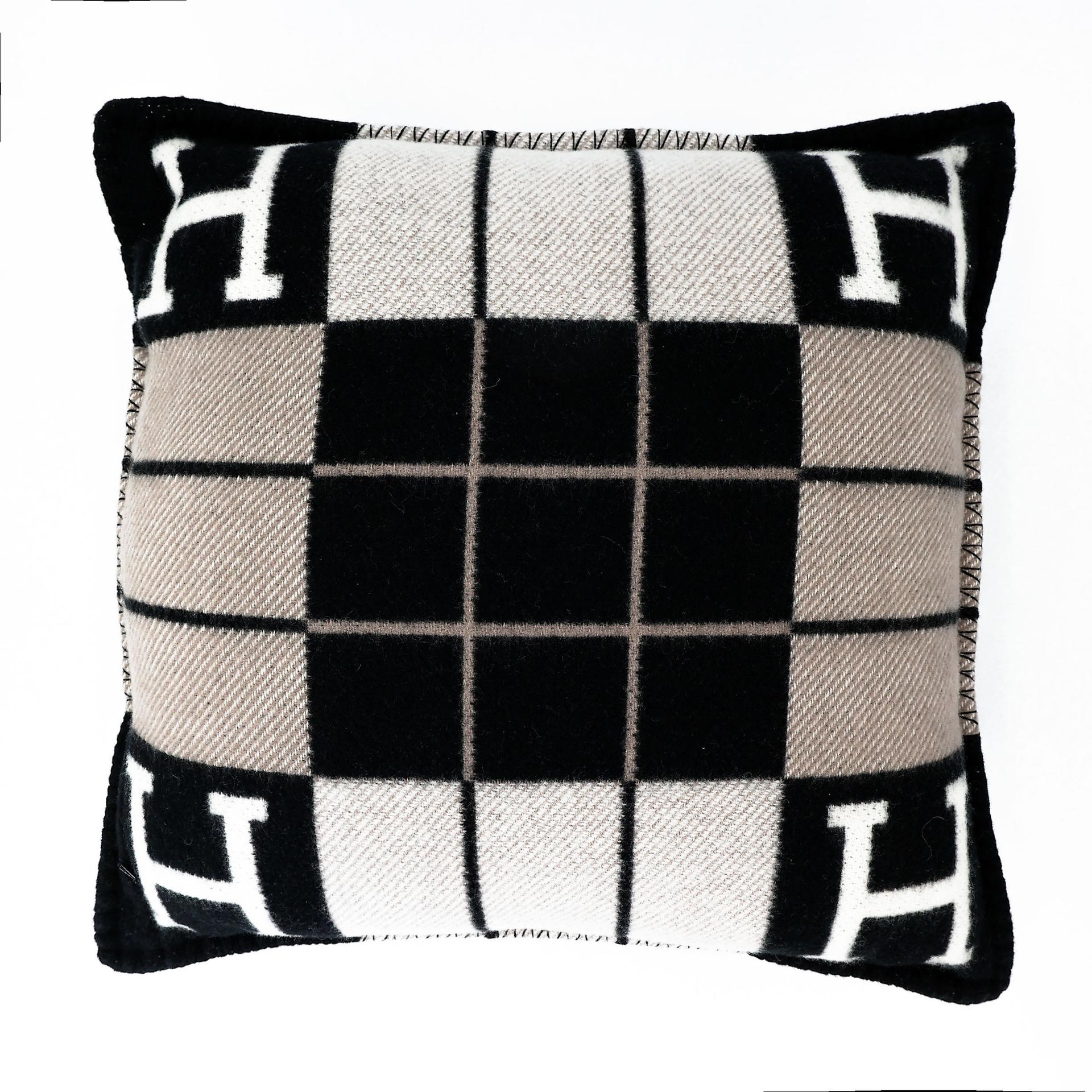 Brand New ( Rank N ) HERMÈS Avalon Cushion, small model Black White Gray Cashmere Merino Wool - 2