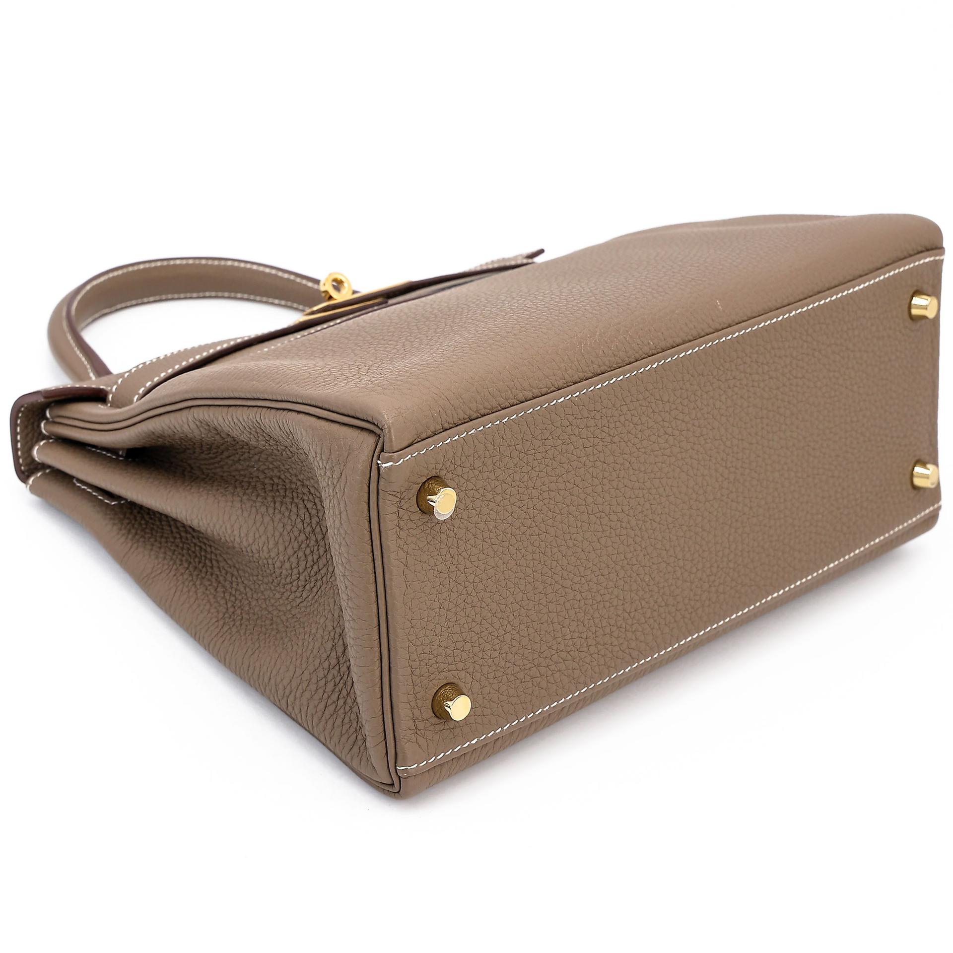 Excellent ( Rank SA ) HERMÈS Kelly 28 Etoupe (18) Togo Gold hardware Z (2021) - 7