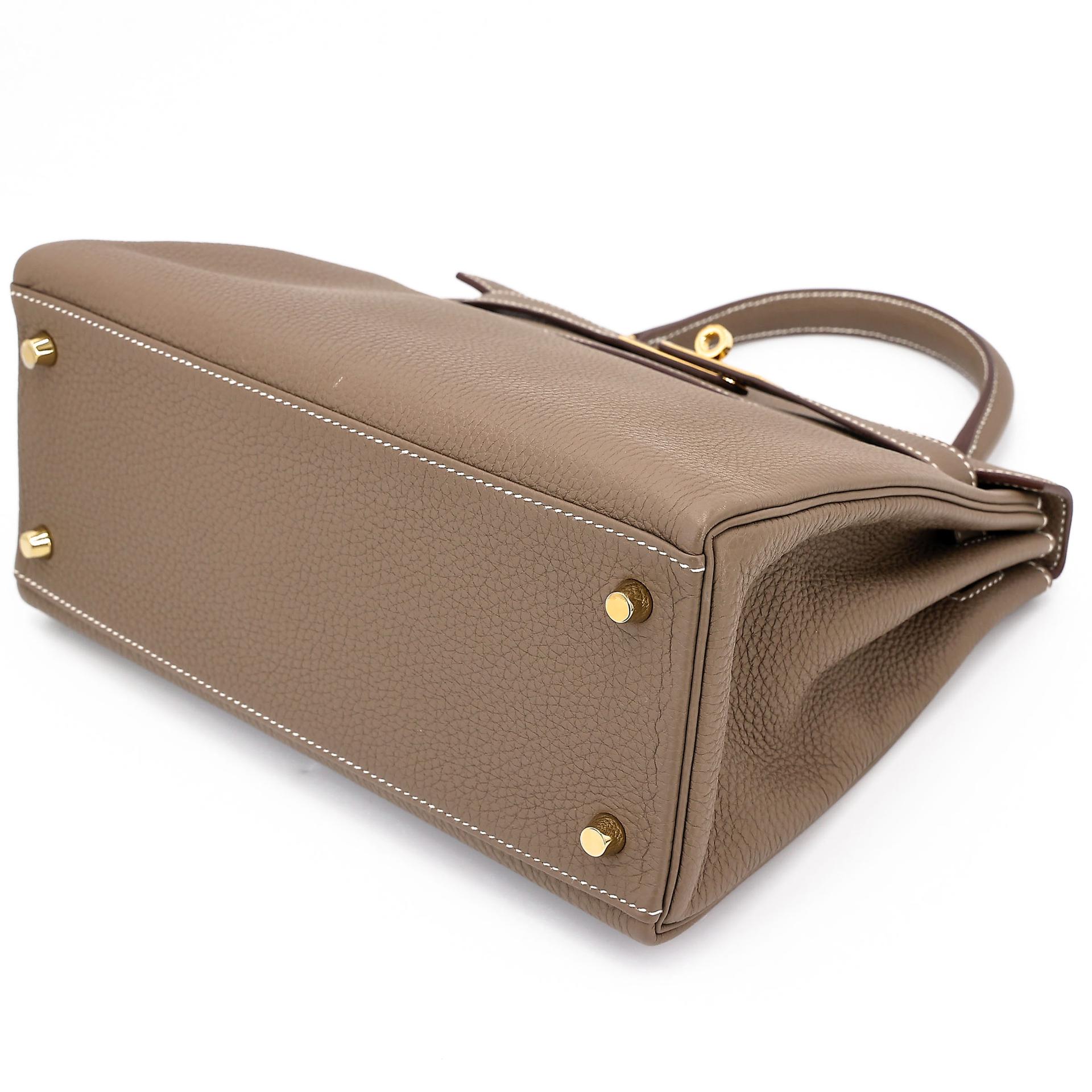 Excellent ( Rank SA ) HERMÈS Kelly 28 Etoupe (18) Togo Gold hardware Z (2021) - 6