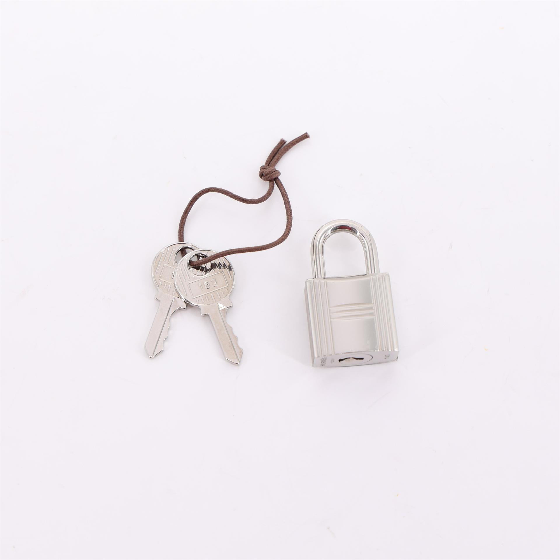 Excellent ( Rank SA ) HERMÈS Limited Edition Picotin Lock PM Cargo Noir (89) Swift Canvas Palladium hardware Z (2021) - 15