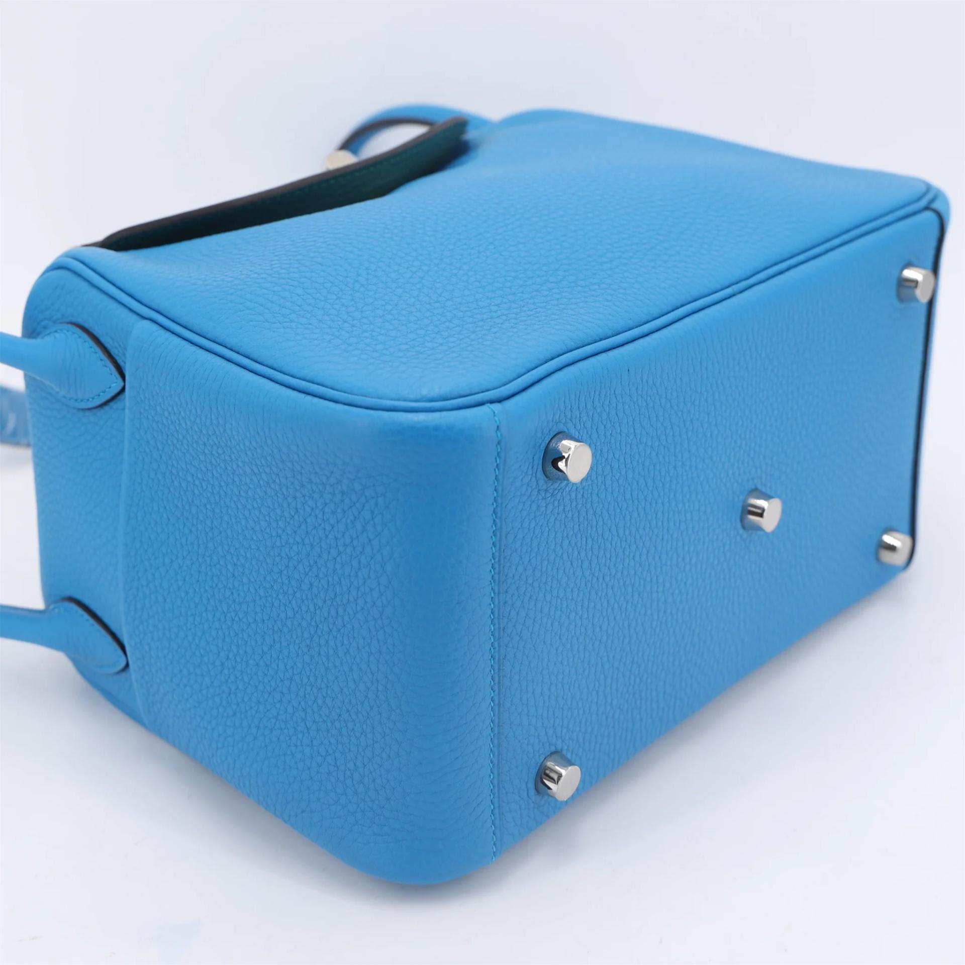 Unused ( Rank NS ) HERMÈS Lindy 26 Bleu Zanzibar (B3) Clemence Palladium hardware A (2017) - 4