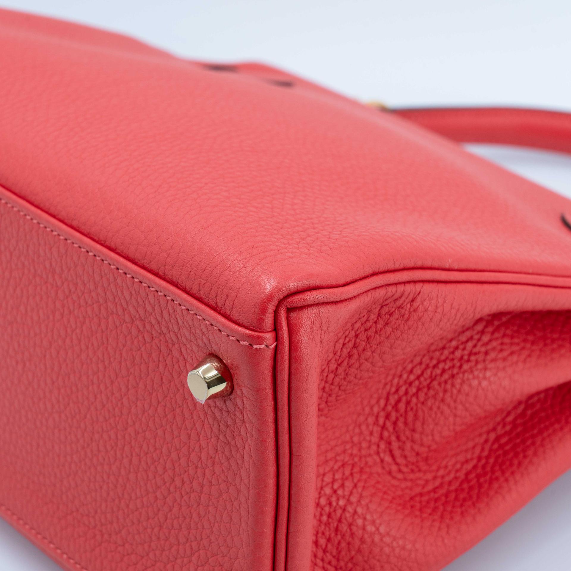 Unused ( Rank NS ) HERMÈS Kelly 28 Rouge Pivoine (2R) Clemence Gold hardware T (2015) - 11