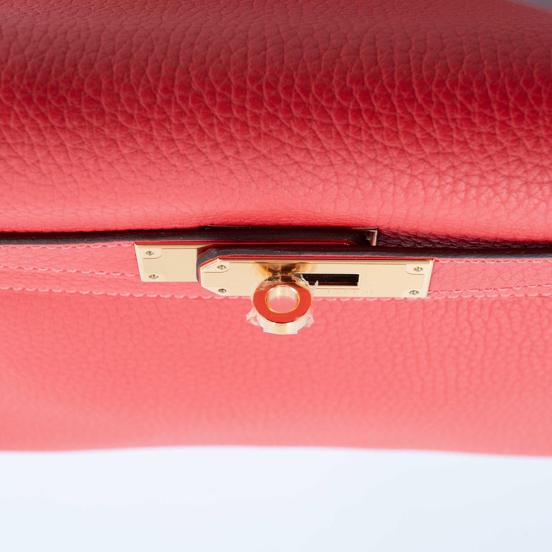 Unused ( Rank NS ) HERMÈS Kelly 28 Rouge Pivoine (2R) Clemence Gold hardware T (2015) - 16