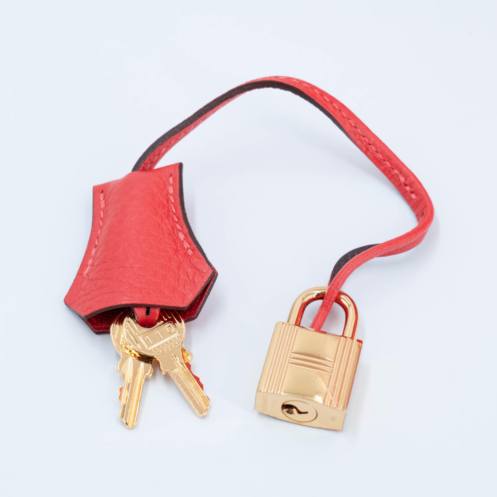 Unused ( Rank NS ) HERMÈS Kelly 28 Rouge Pivoine (2R) Clemence Gold hardware T (2015) - 27